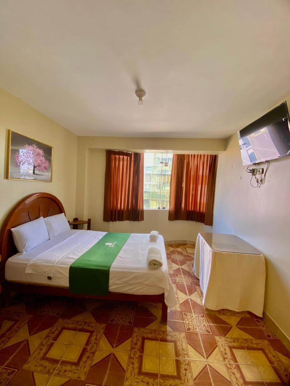 Standard Queen Room photo 3