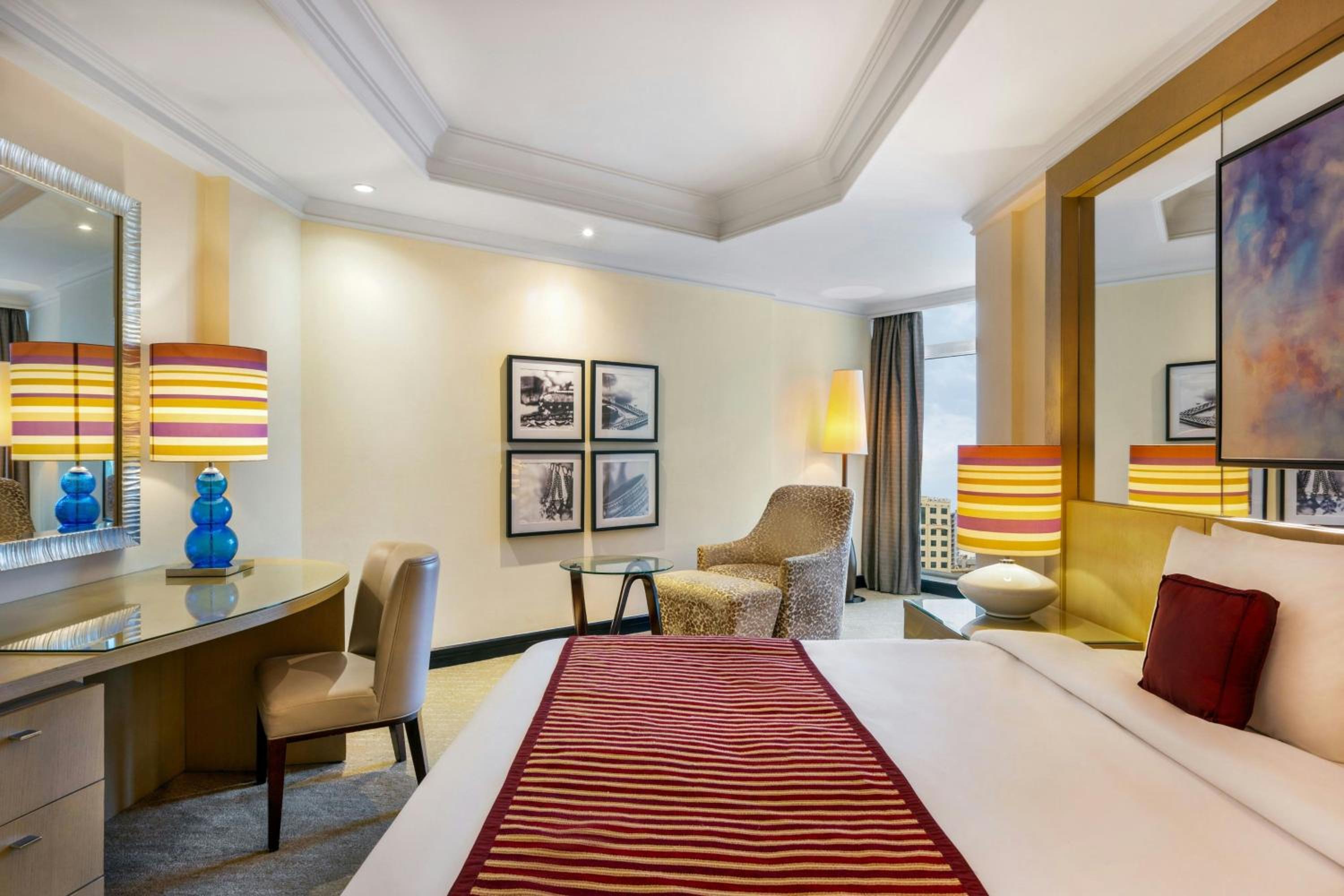 Superior King Room - Guaranteed 3pm Late Check Out (applicable only on weekdays and not applicable from May 27th-31st) and 20% Discount on F&B - Photo 2