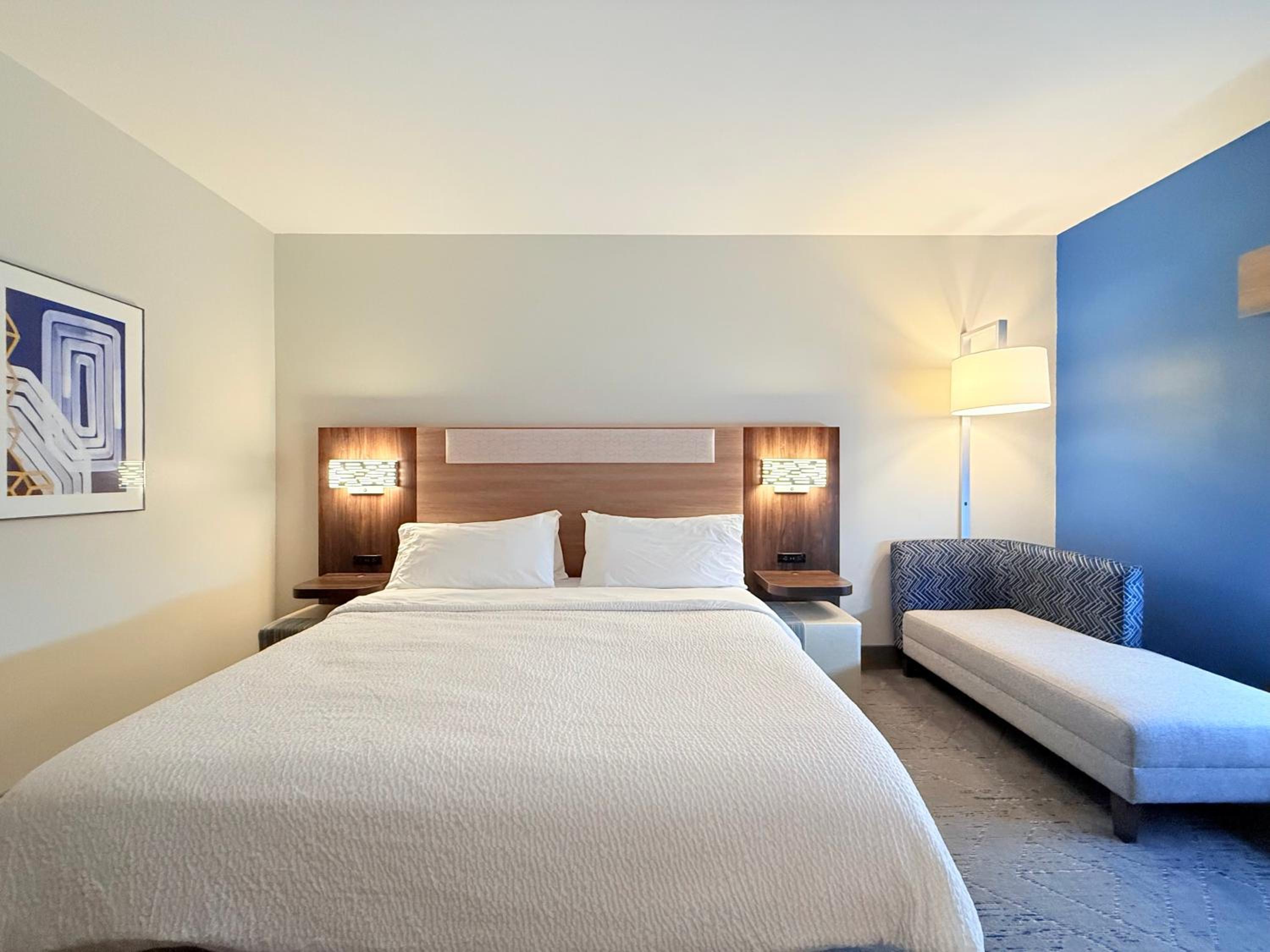 King Room - Mobility Access/Hearing Accessible