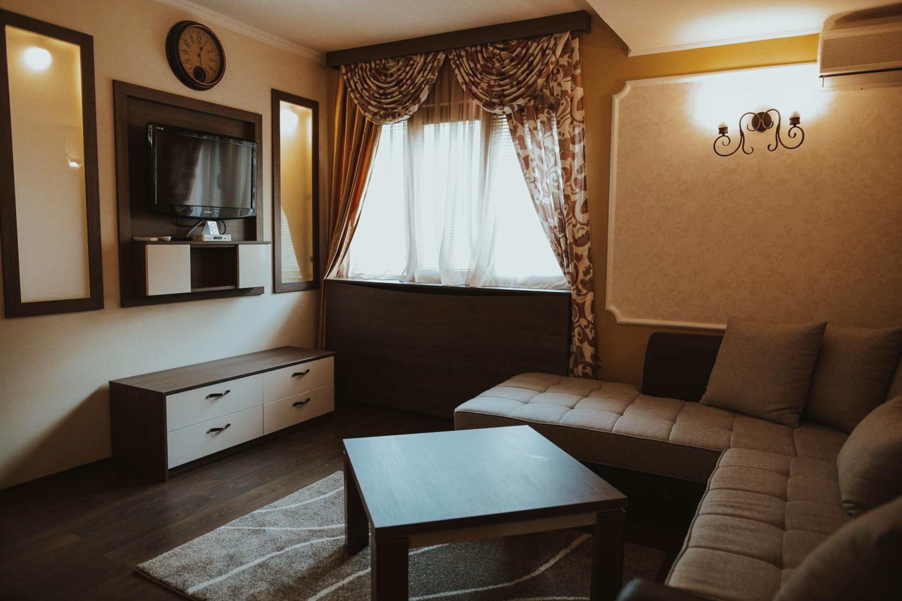 Luxury Suite photo 1