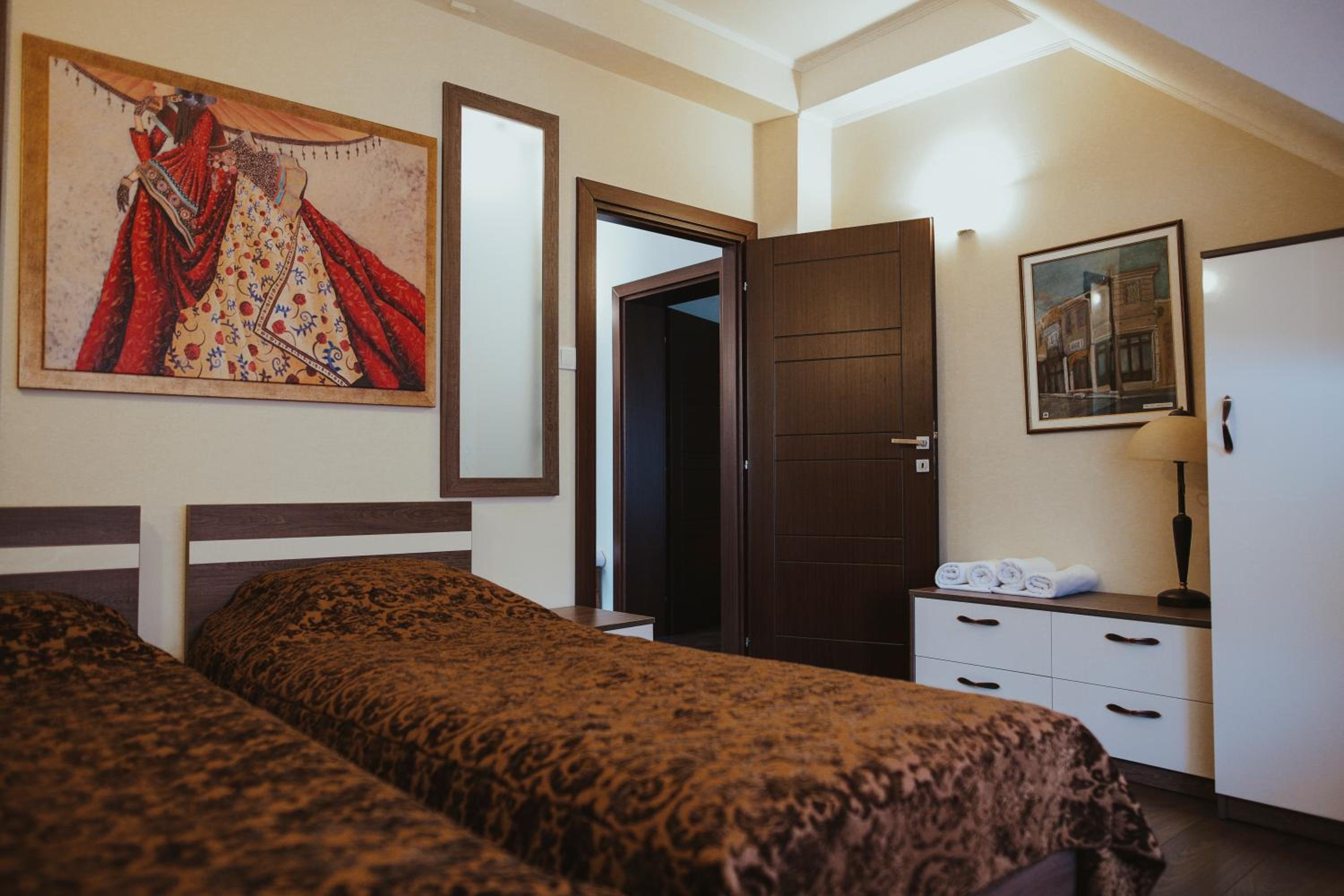 Luxury Suite photo 2