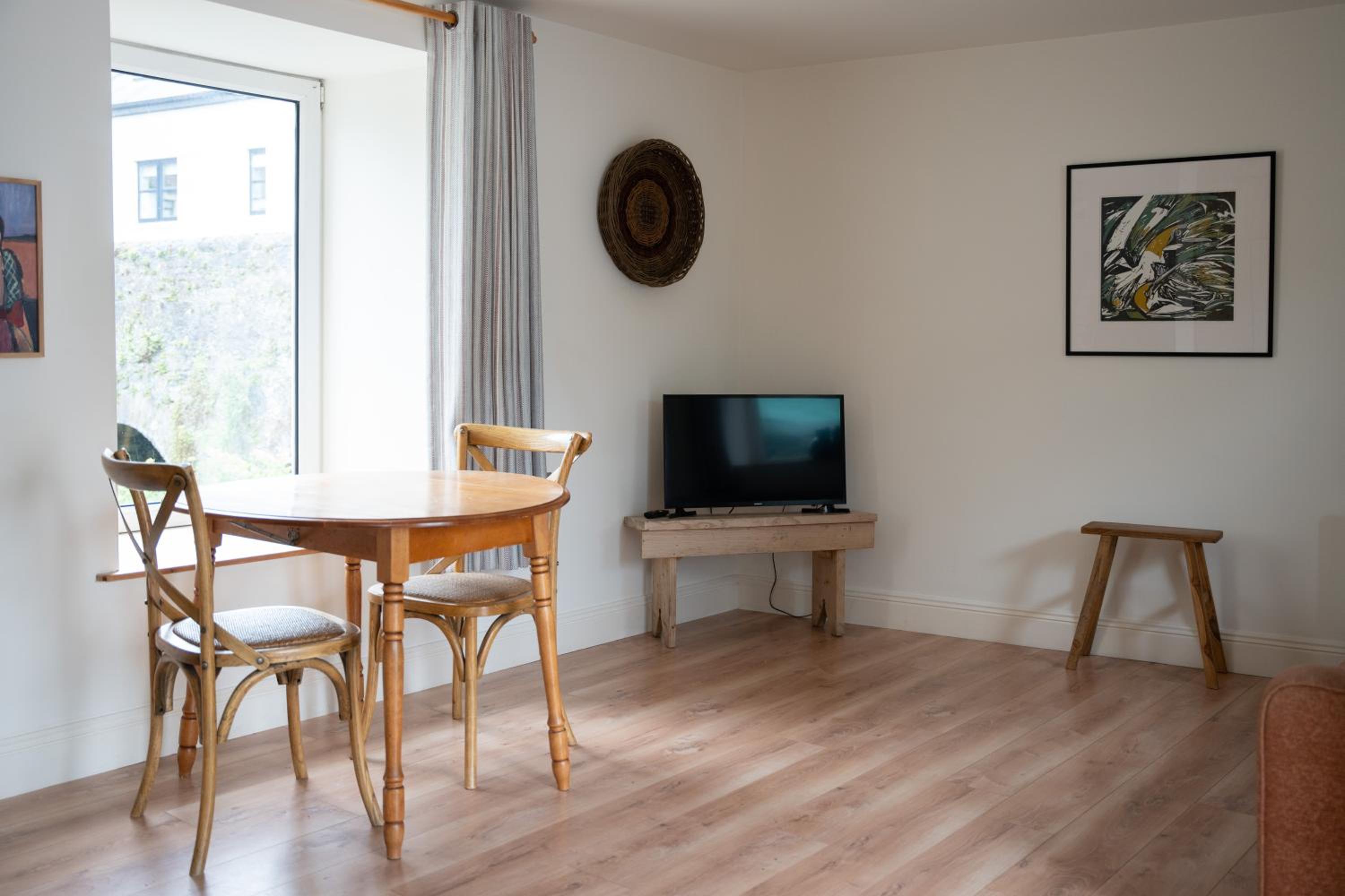 One-Bedroom Apartment with River View photo 3