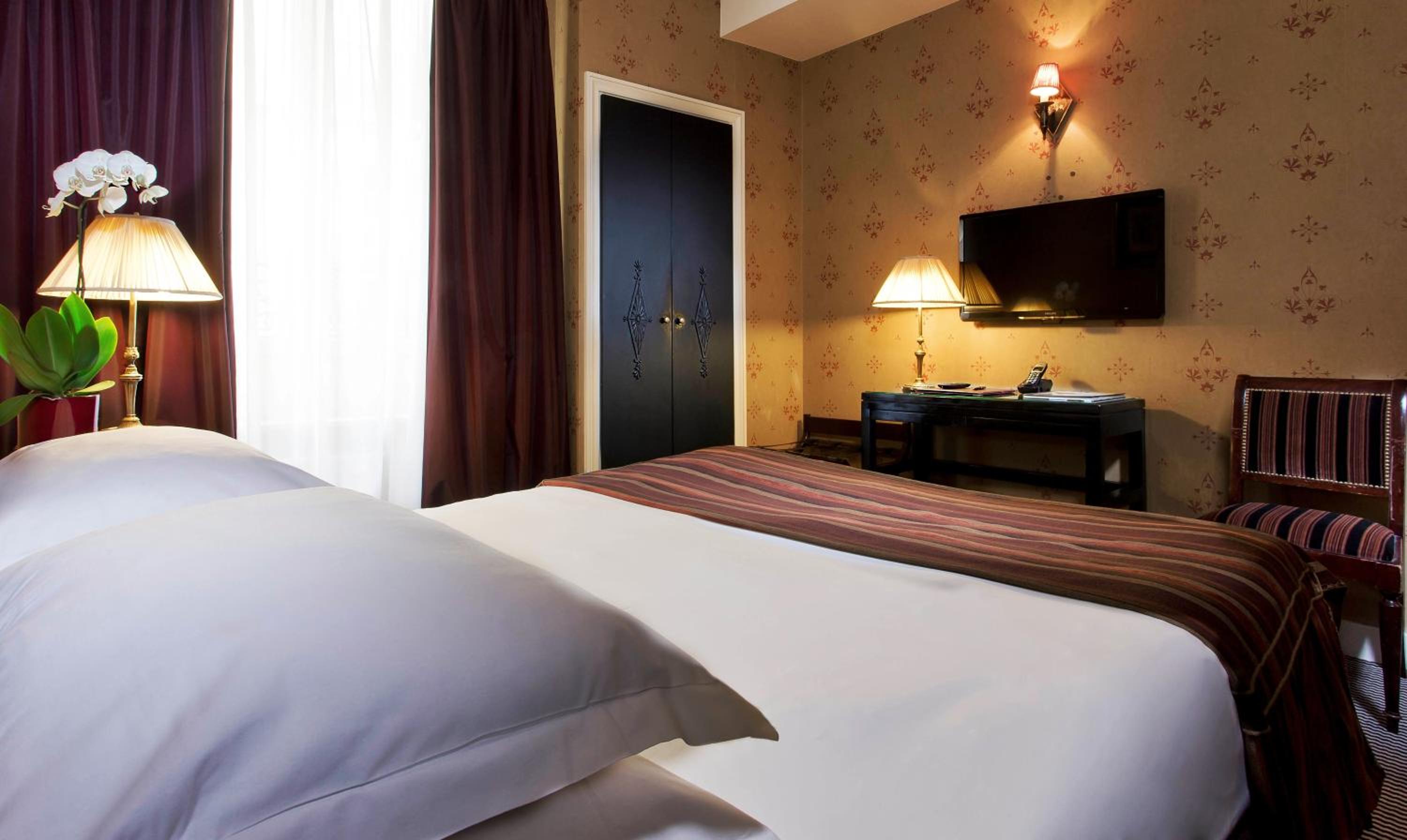 Superior Double or Twin Room photo 3