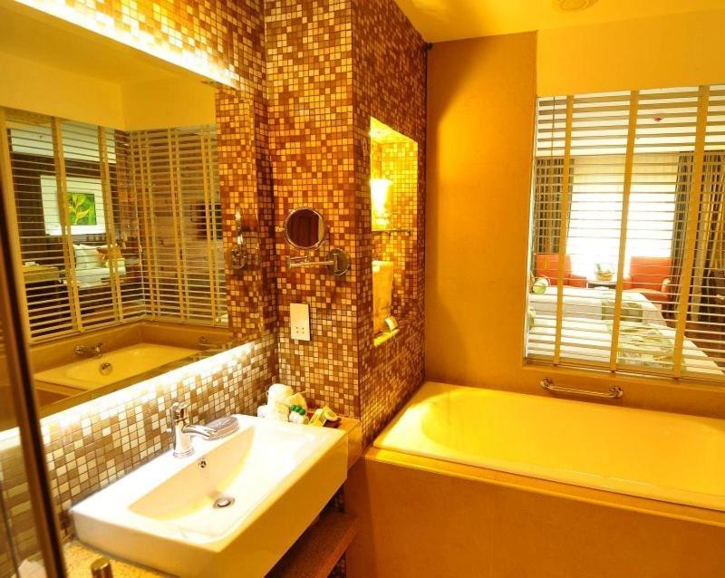 Deluxe Room - Photo 2