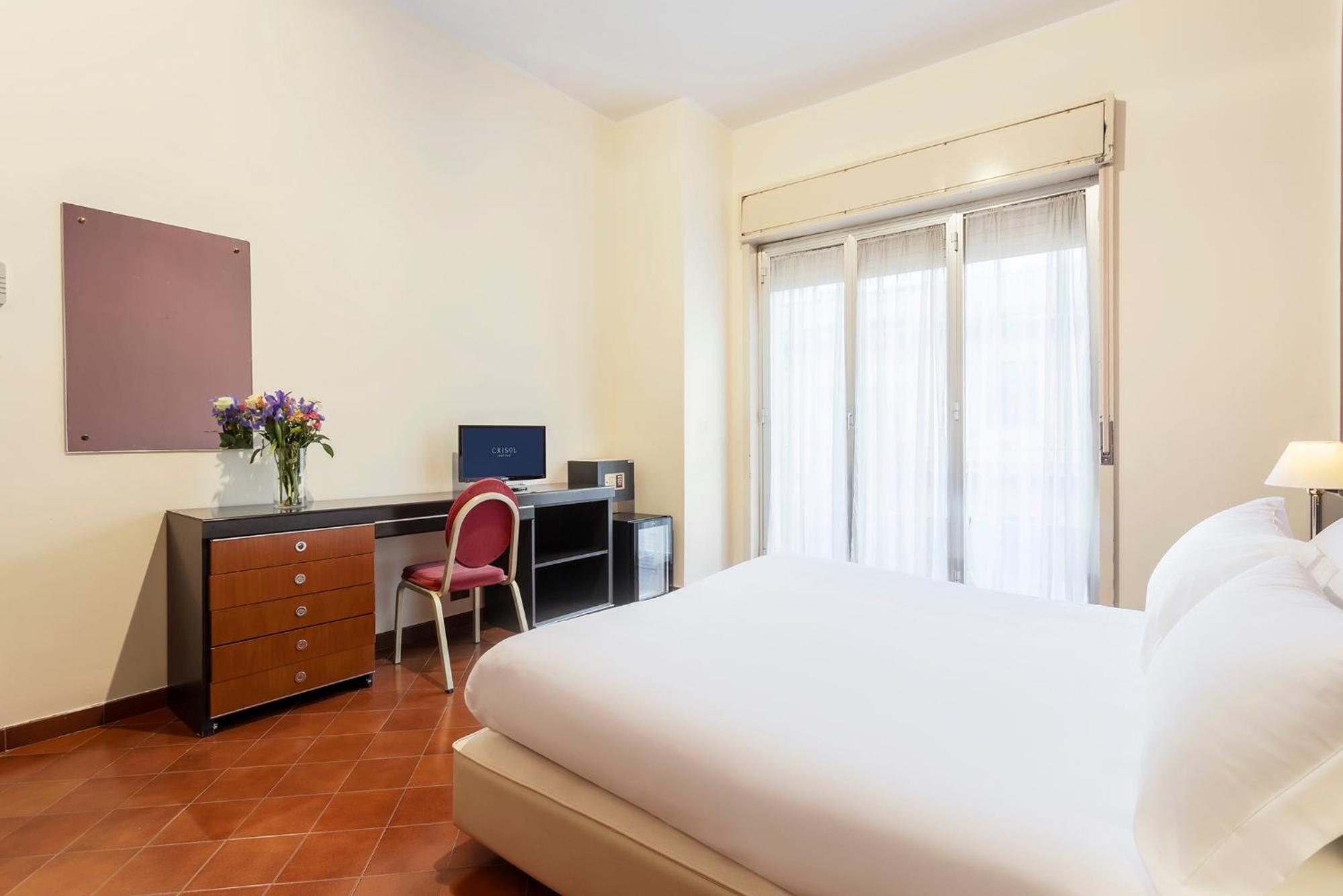 Double or Twin Room with Balcony - Photo 8