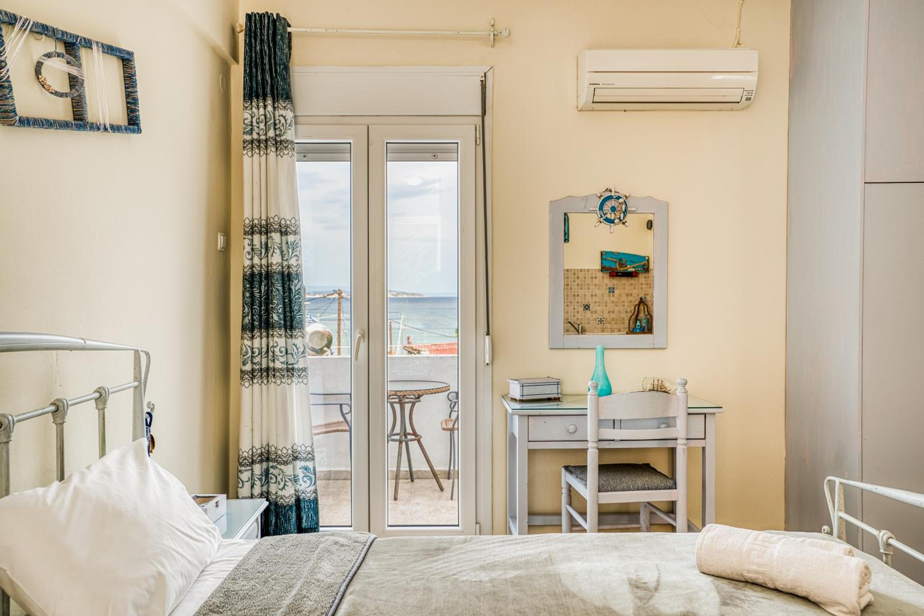Studio with Sea View photo 2