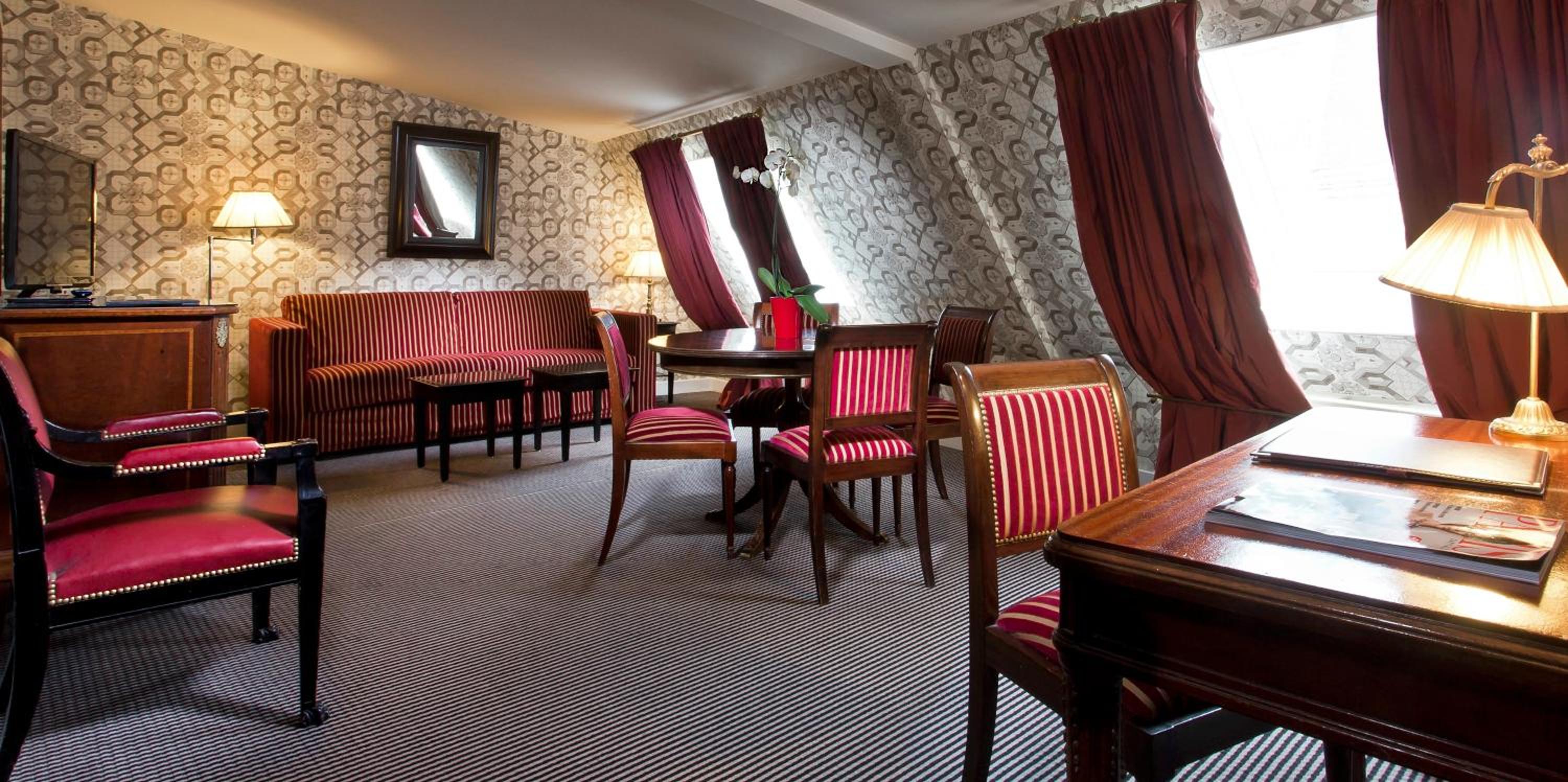 Deluxe Suite photo 3