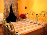 Double or Twin Room - Photo 7