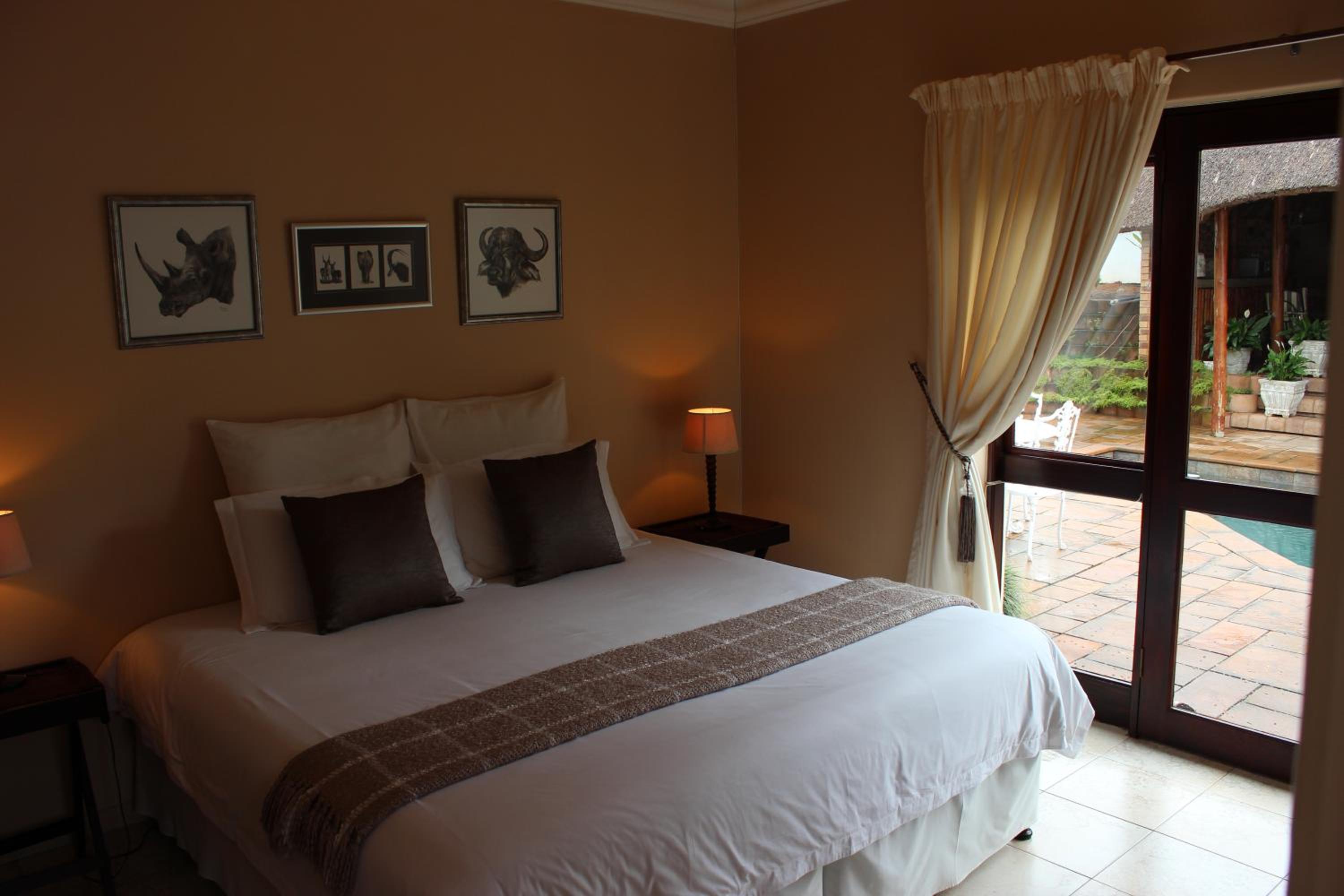 Deluxe Double Room - Photo 10