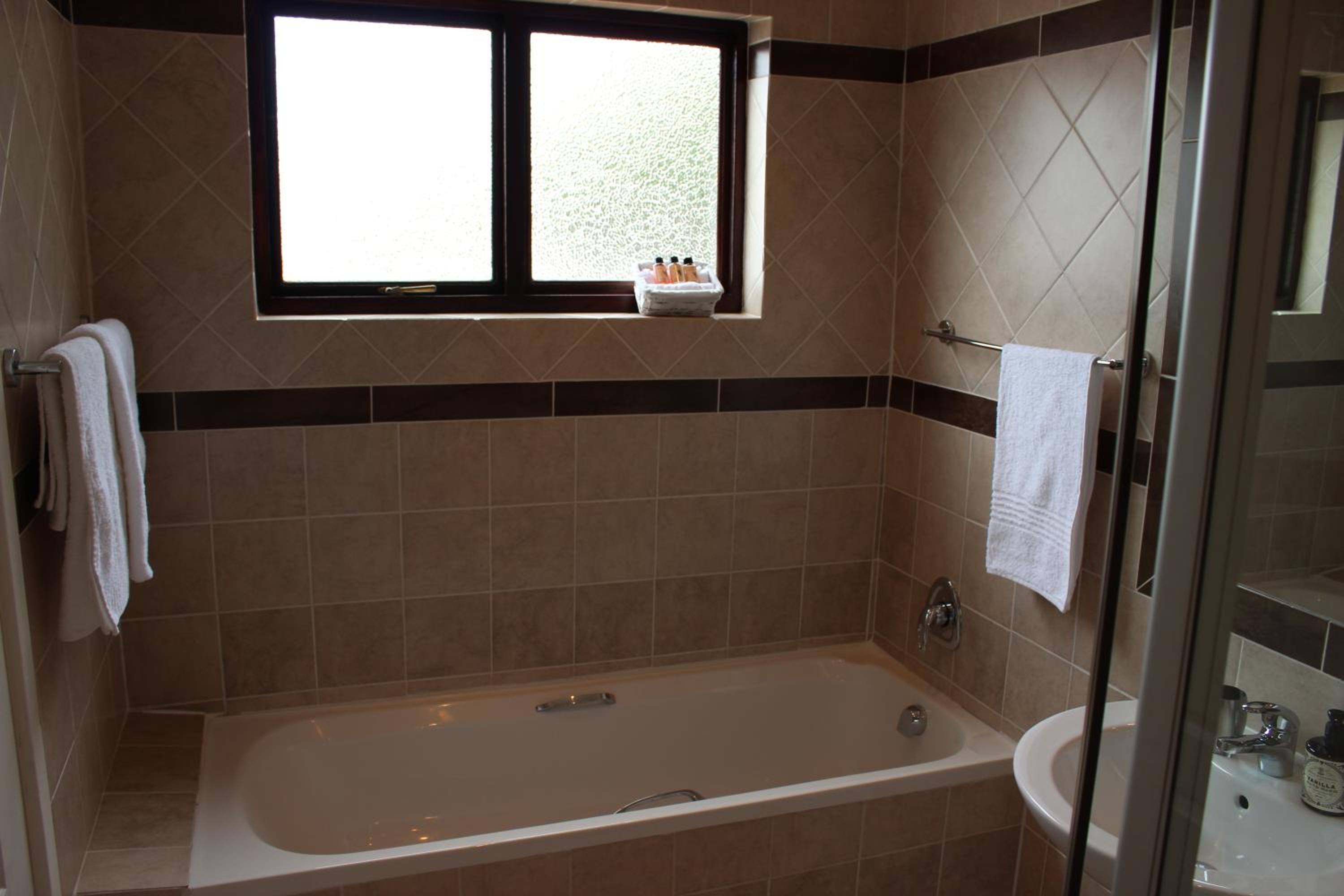 Deluxe Double Room - Photo 8