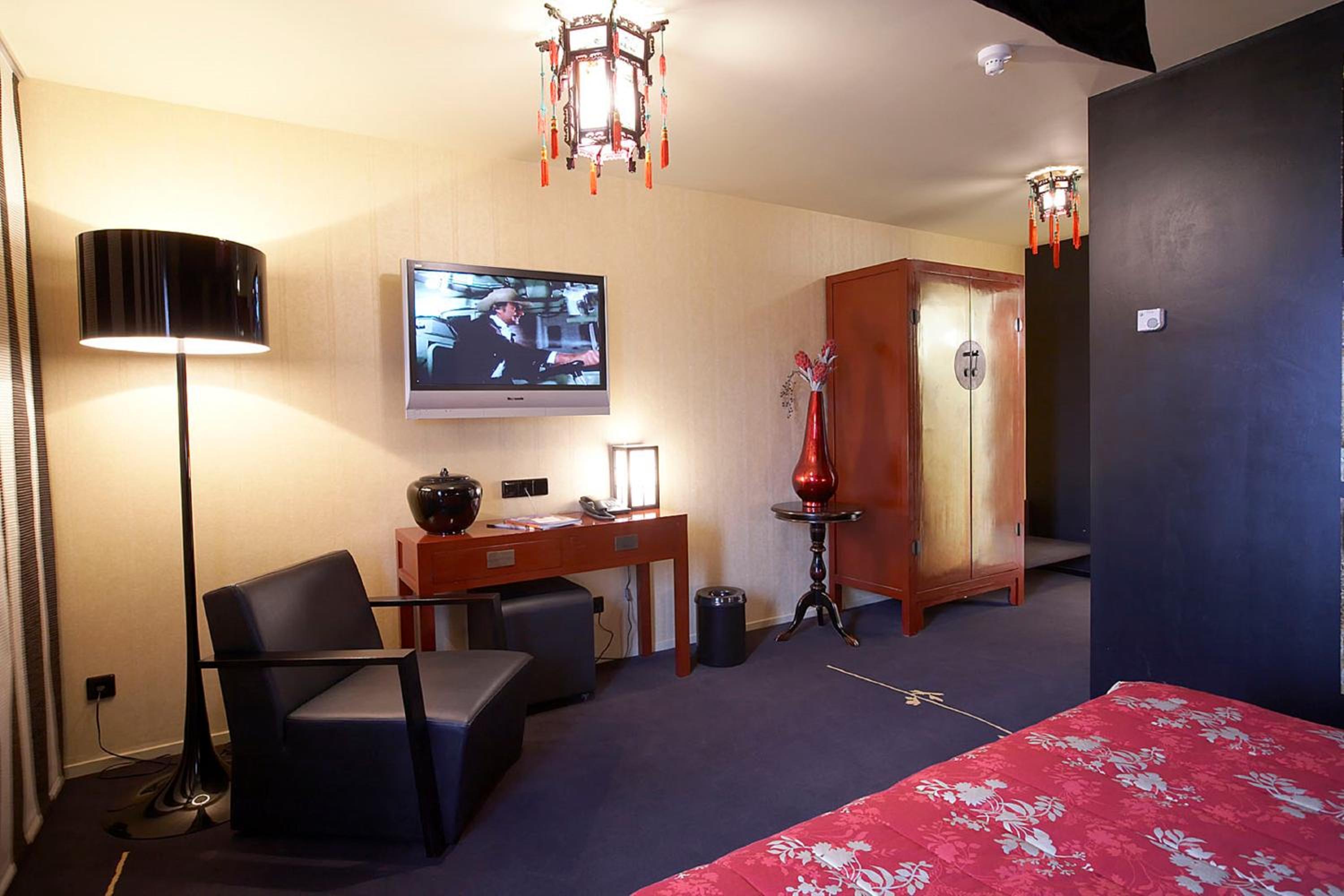 Deluxe Room With 2 Single Beds photo 3