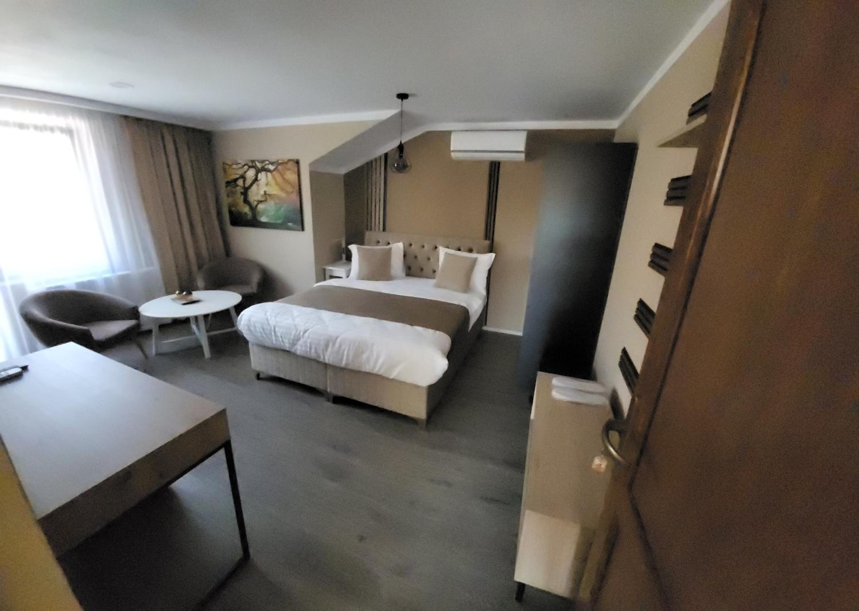 Deluxe Double Room with Castle View photo 1