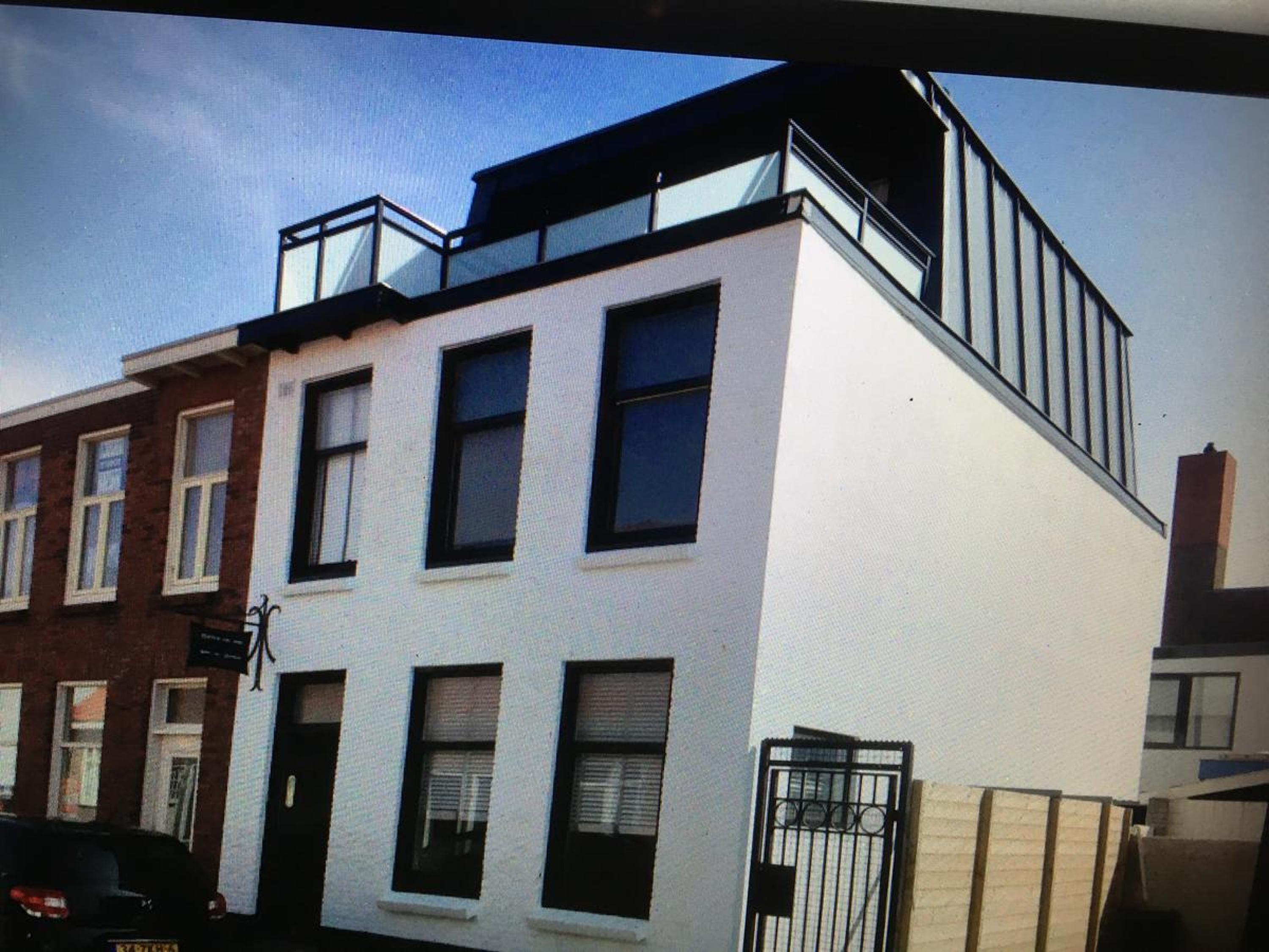 Deluxe King Studio with Roof Terrace photo 3