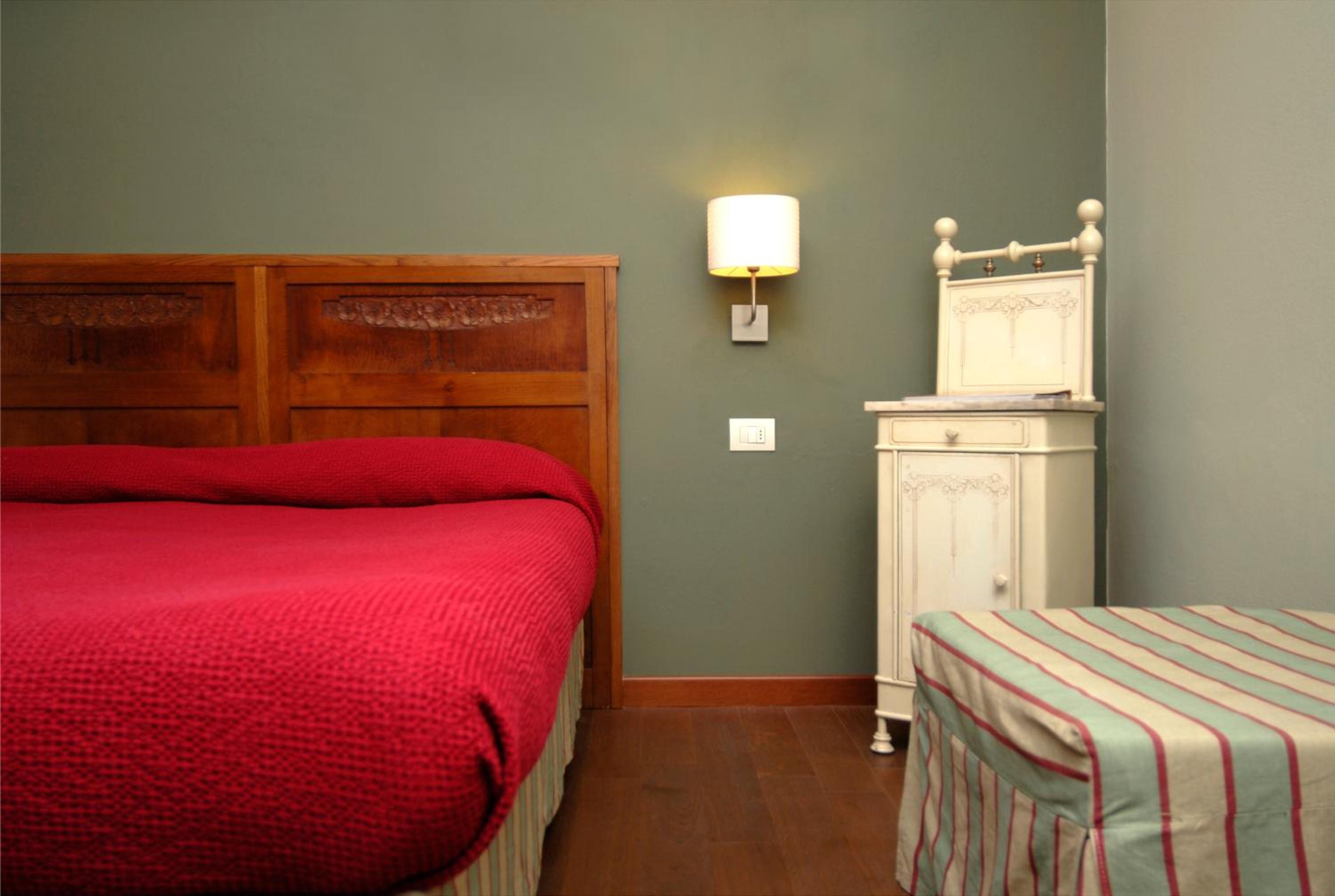 Double Room - Photo 10