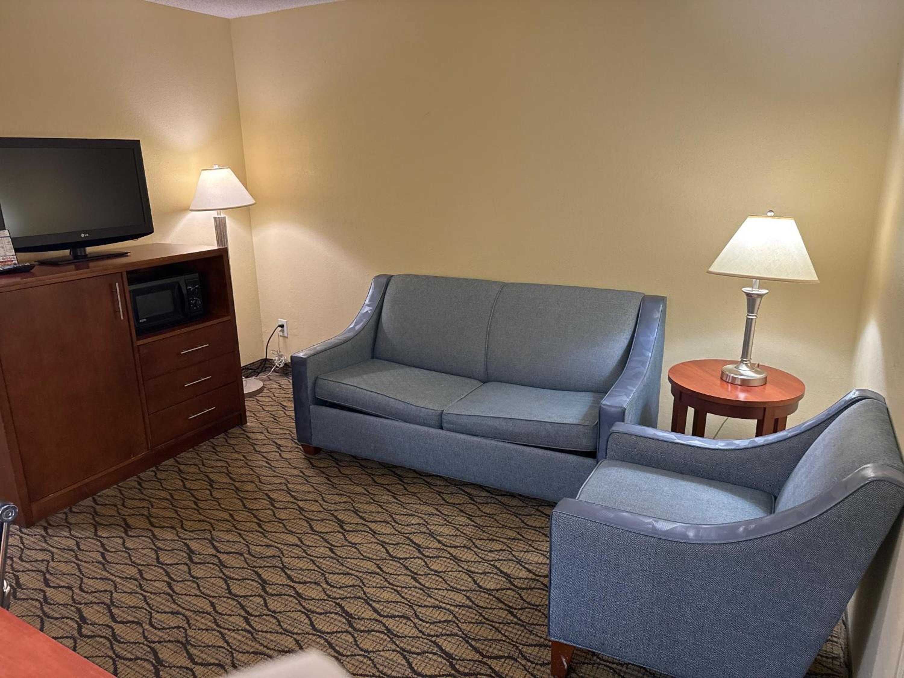 One-Bedroom Suite with 2 Queen Beds, Non-Smoking