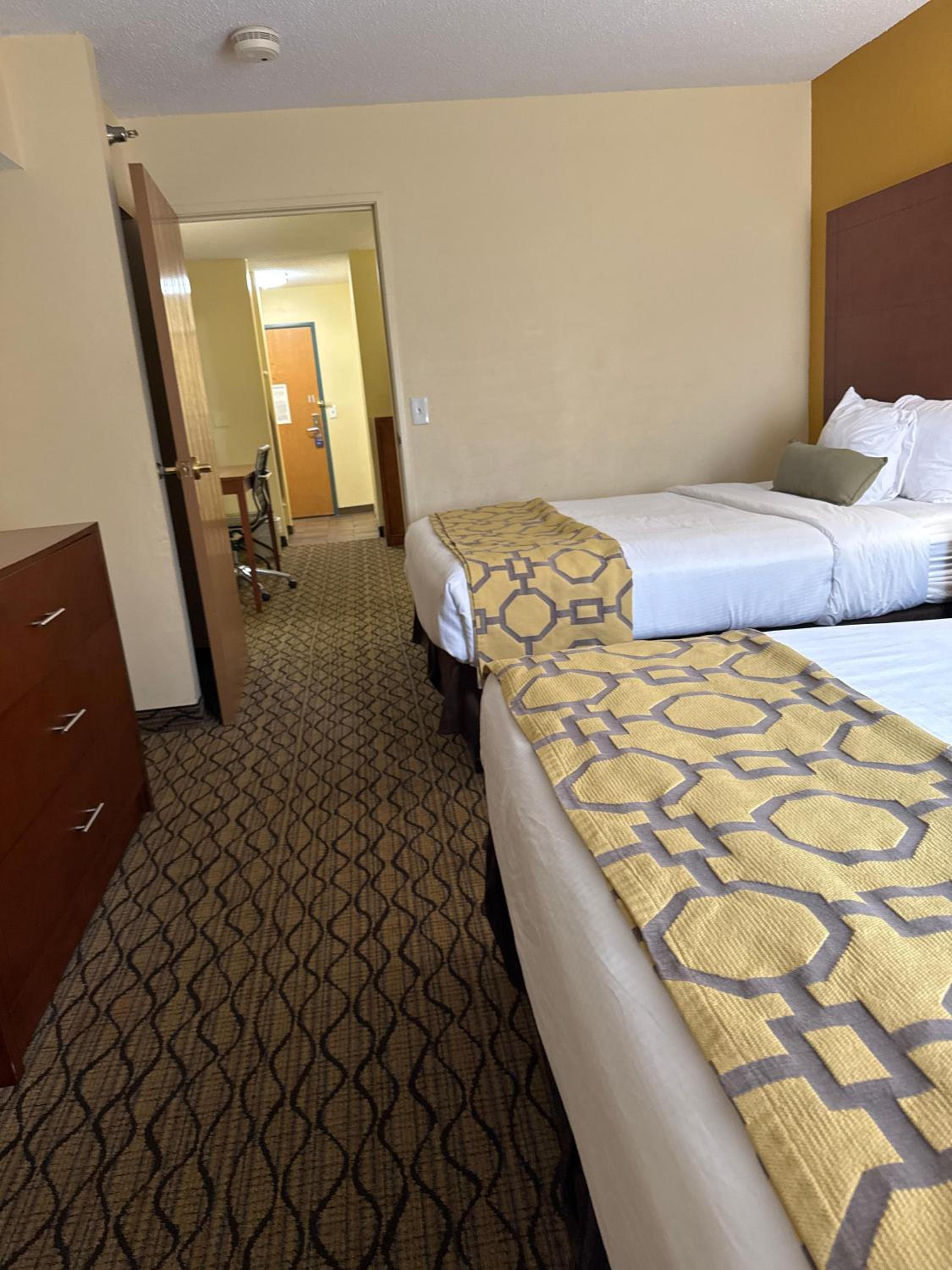 One-Bedroom Suite with 2 Queen Beds, Non-Smoking