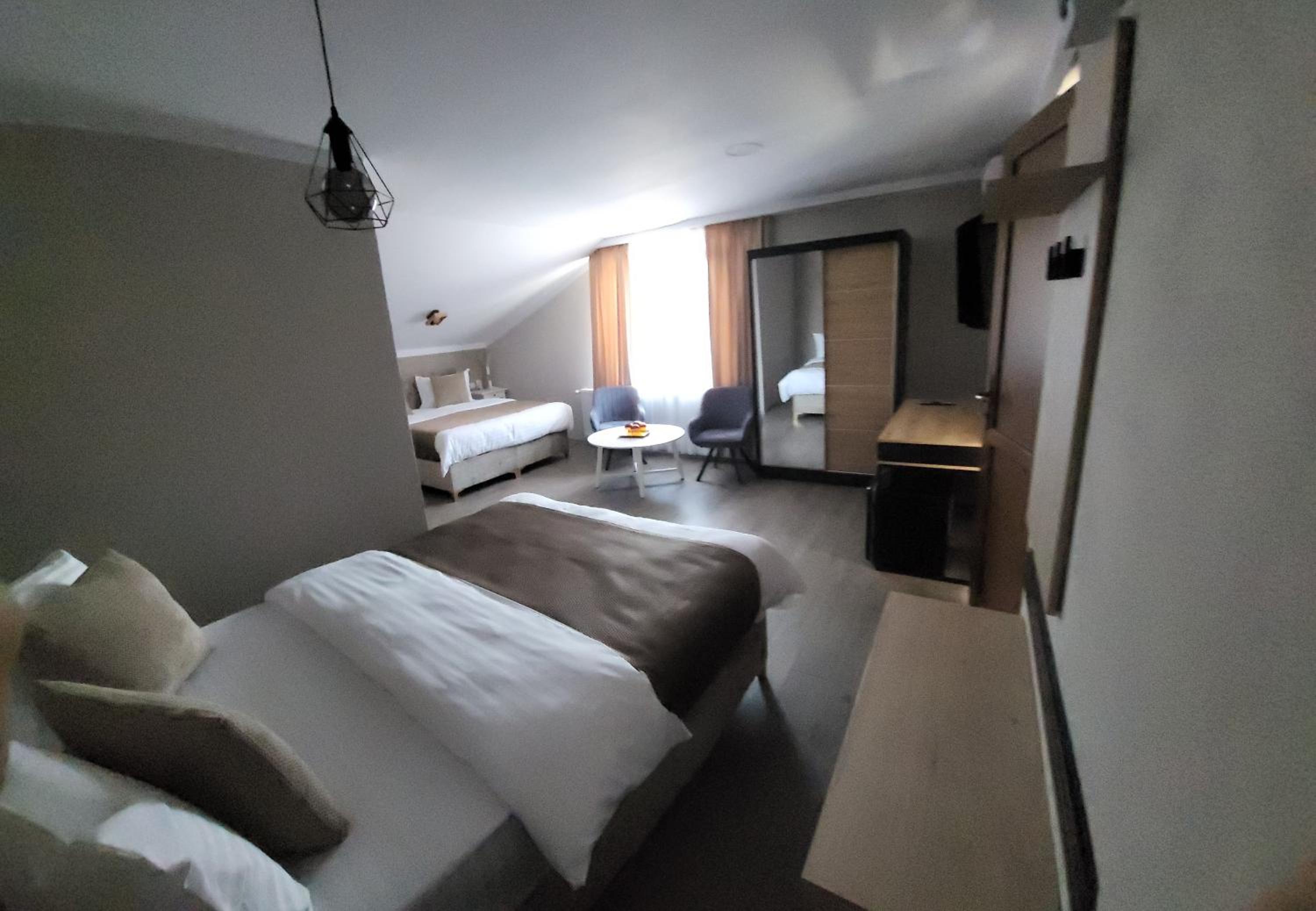 Deluxe Family Room