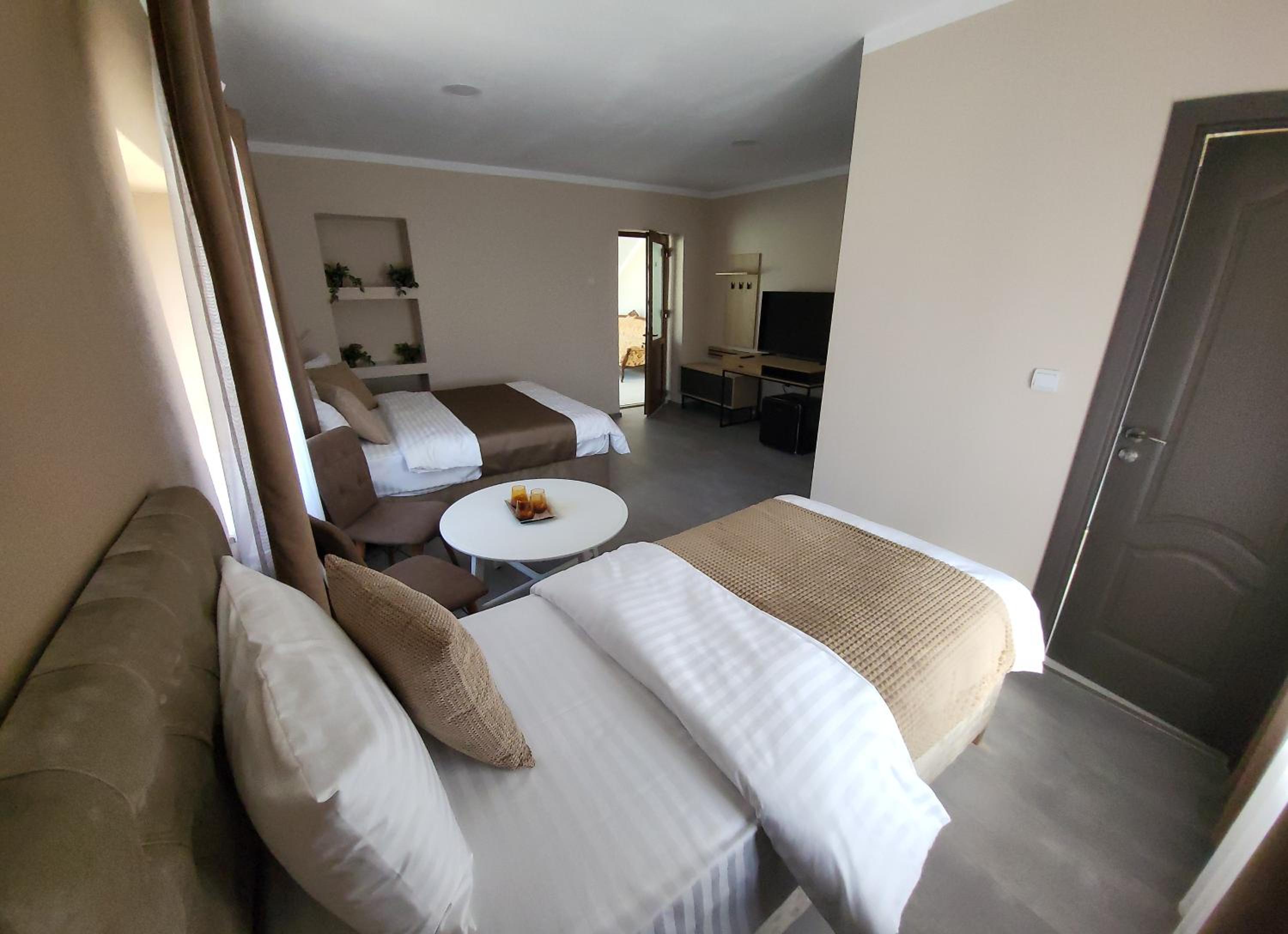 Deluxe Triple Room photo 3