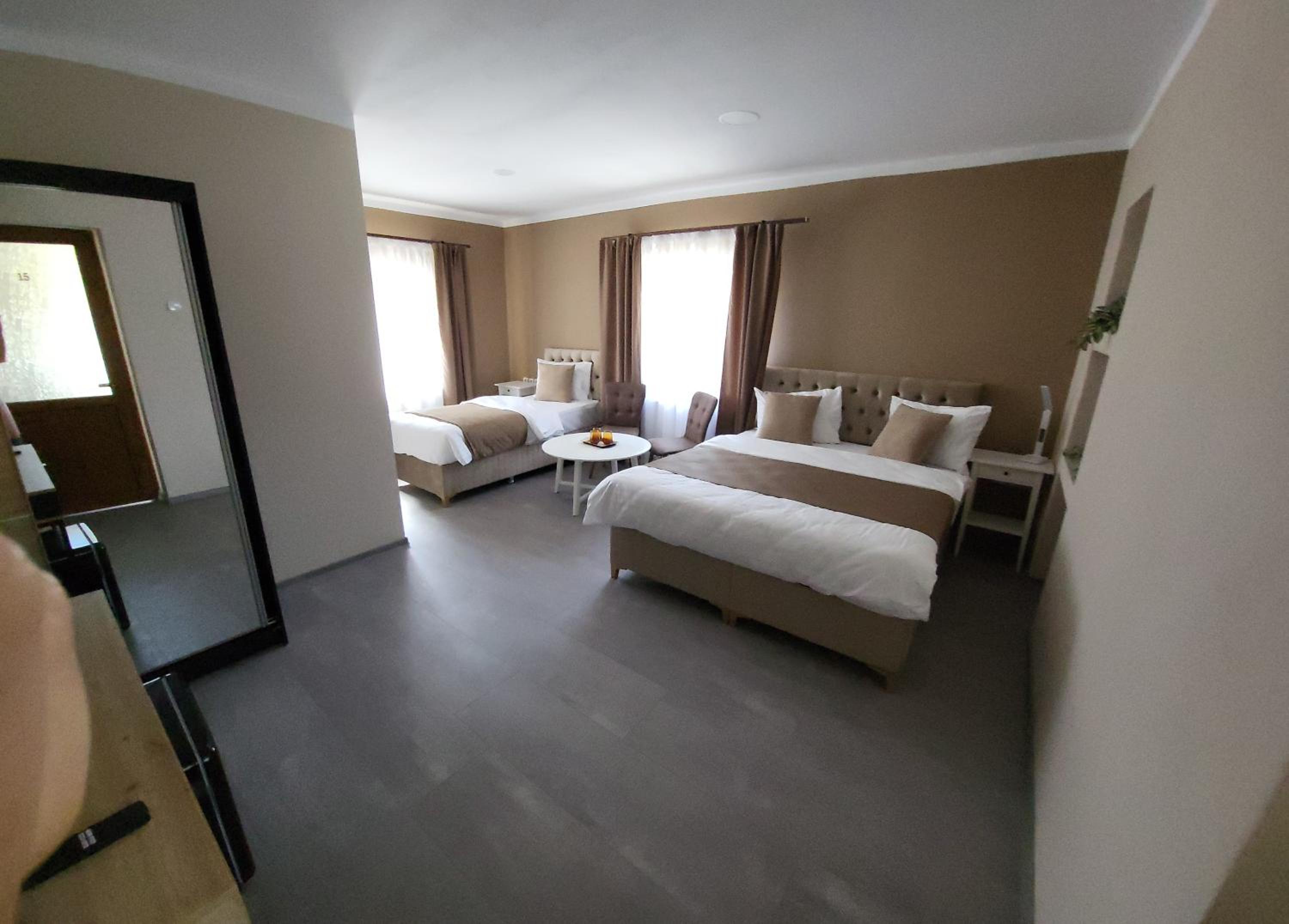 Deluxe Triple Room photo 2
