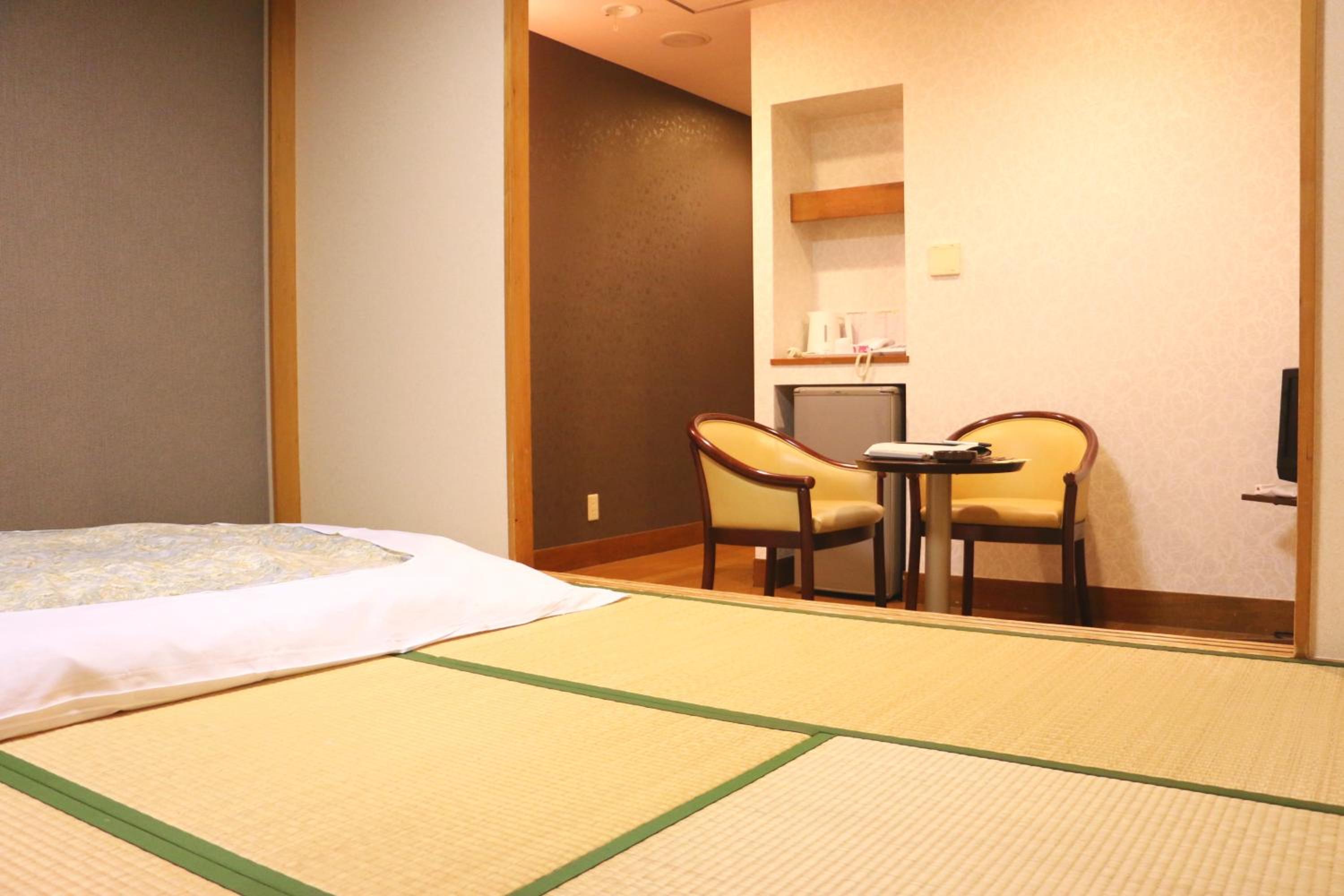 Japanese-Style Room - Non-Smoking - Photo 1