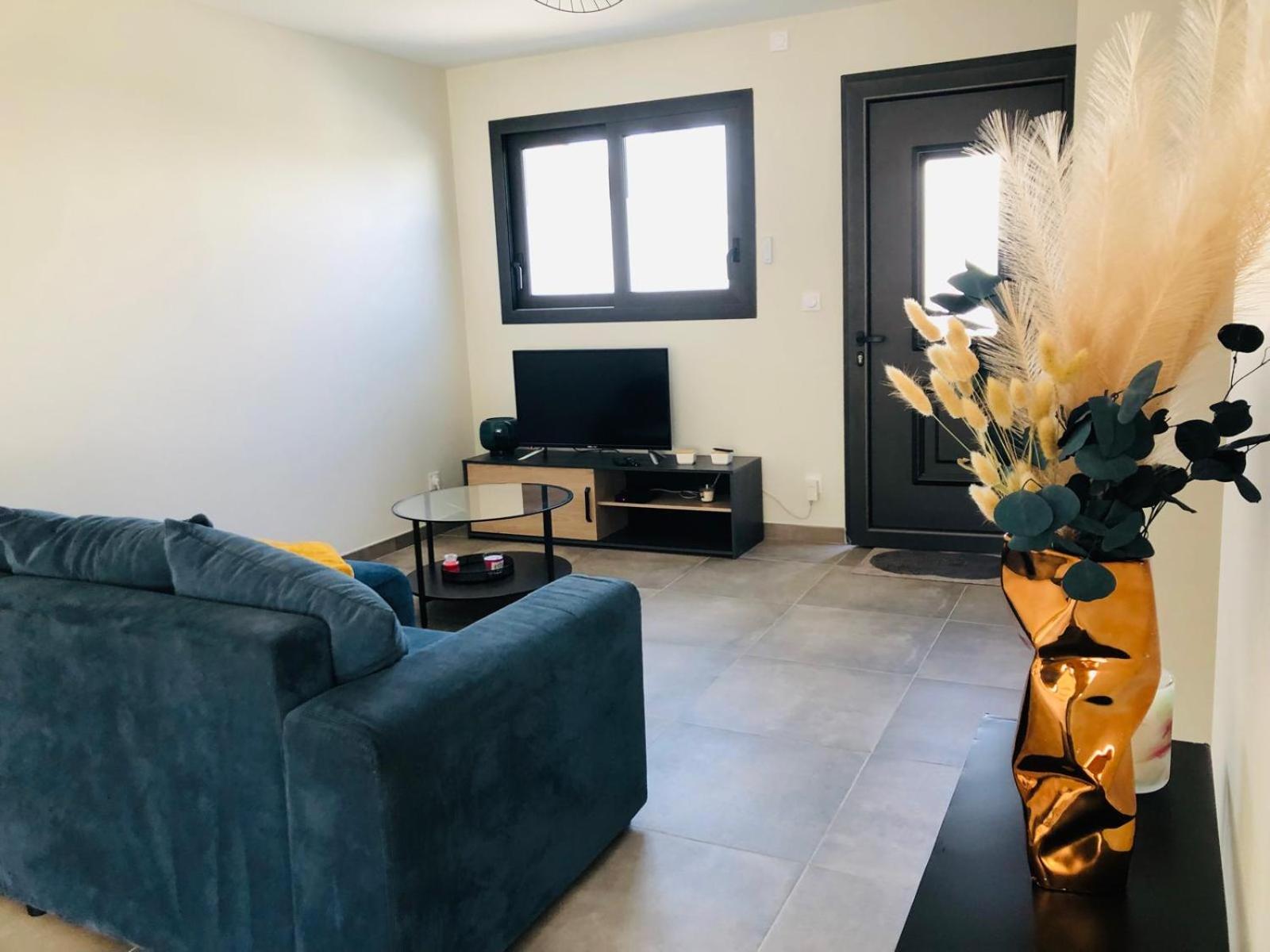 Three-Bedroom House photo 2