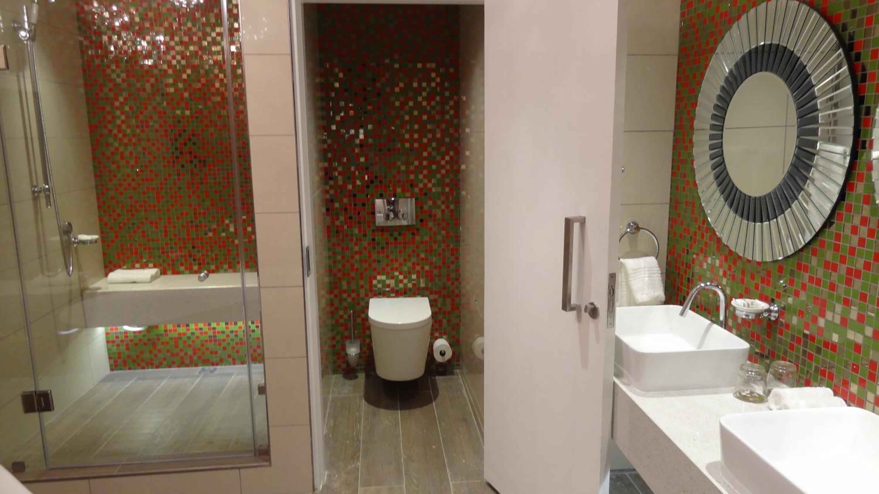 Suite - Photo 6