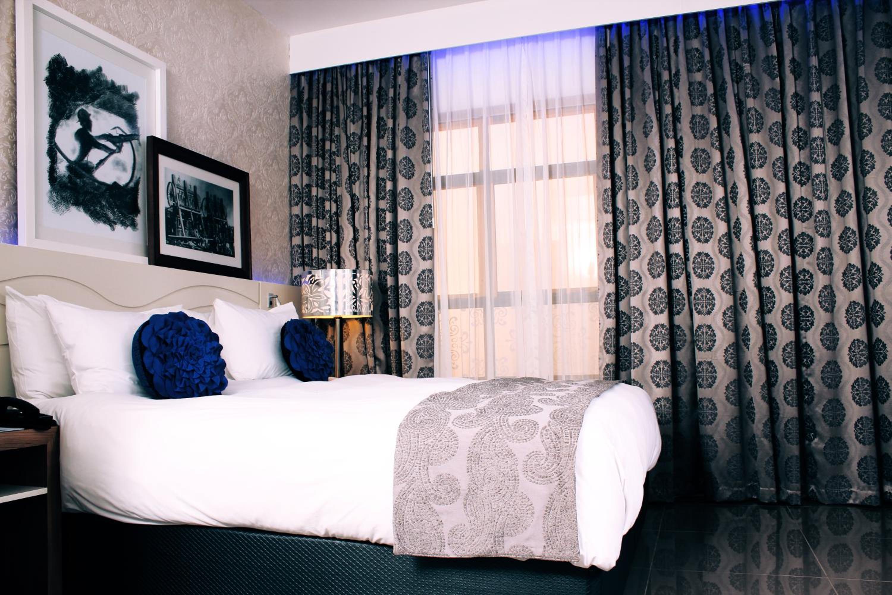 Superior King Room - Photo 3