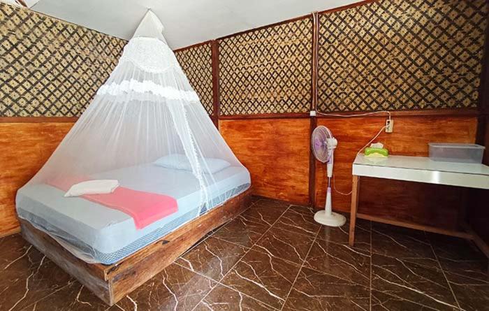 Deluxe Room with Private Bathroom - Photo 6