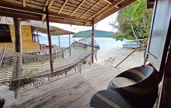 Deluxe Room with Private Bathroom - Photo 7