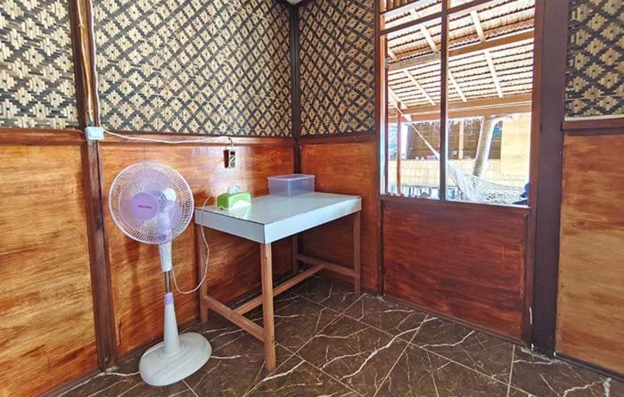Deluxe Room with Private Bathroom - Photo 5