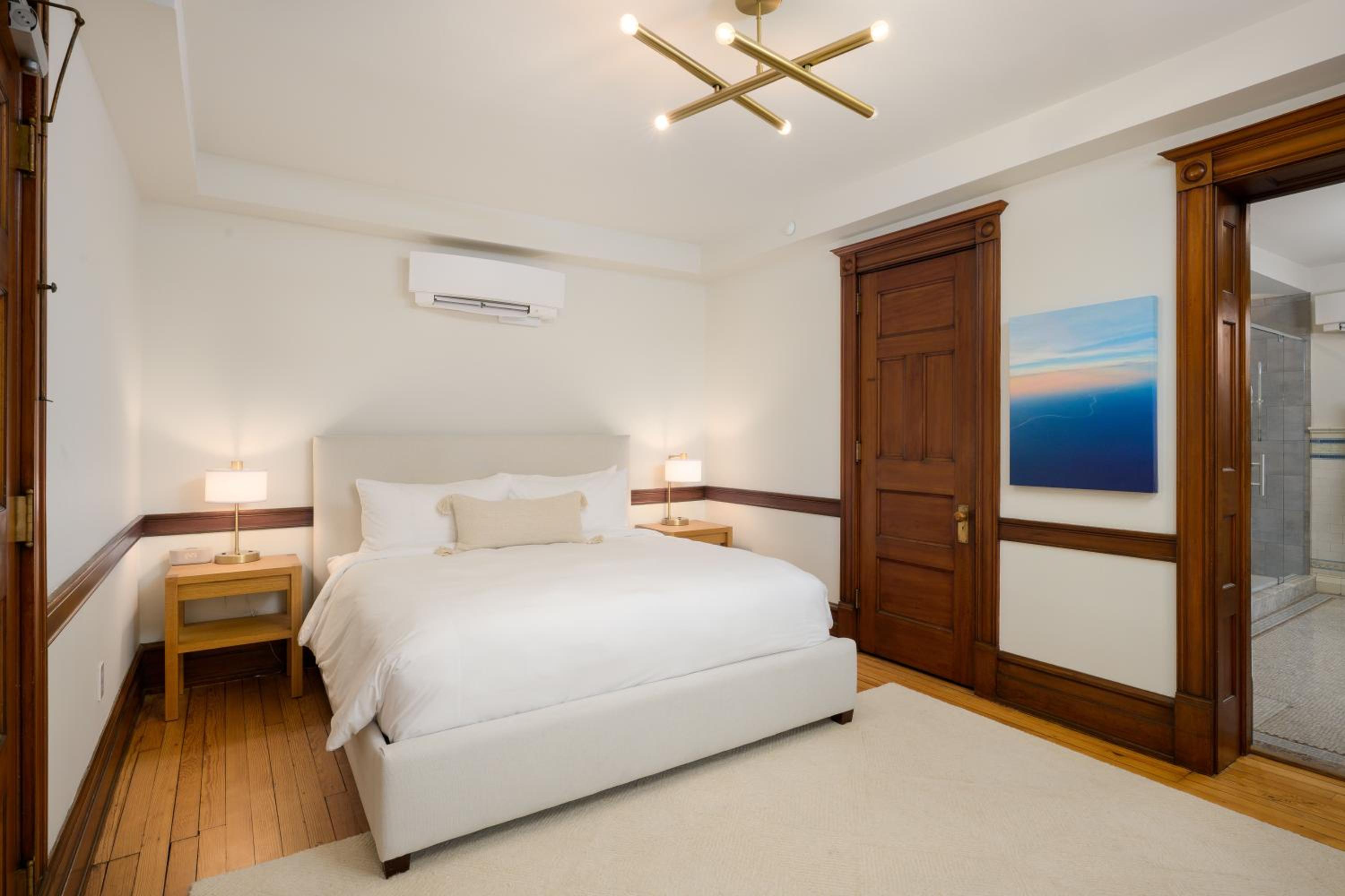 Deluxe King Room - Photo 1