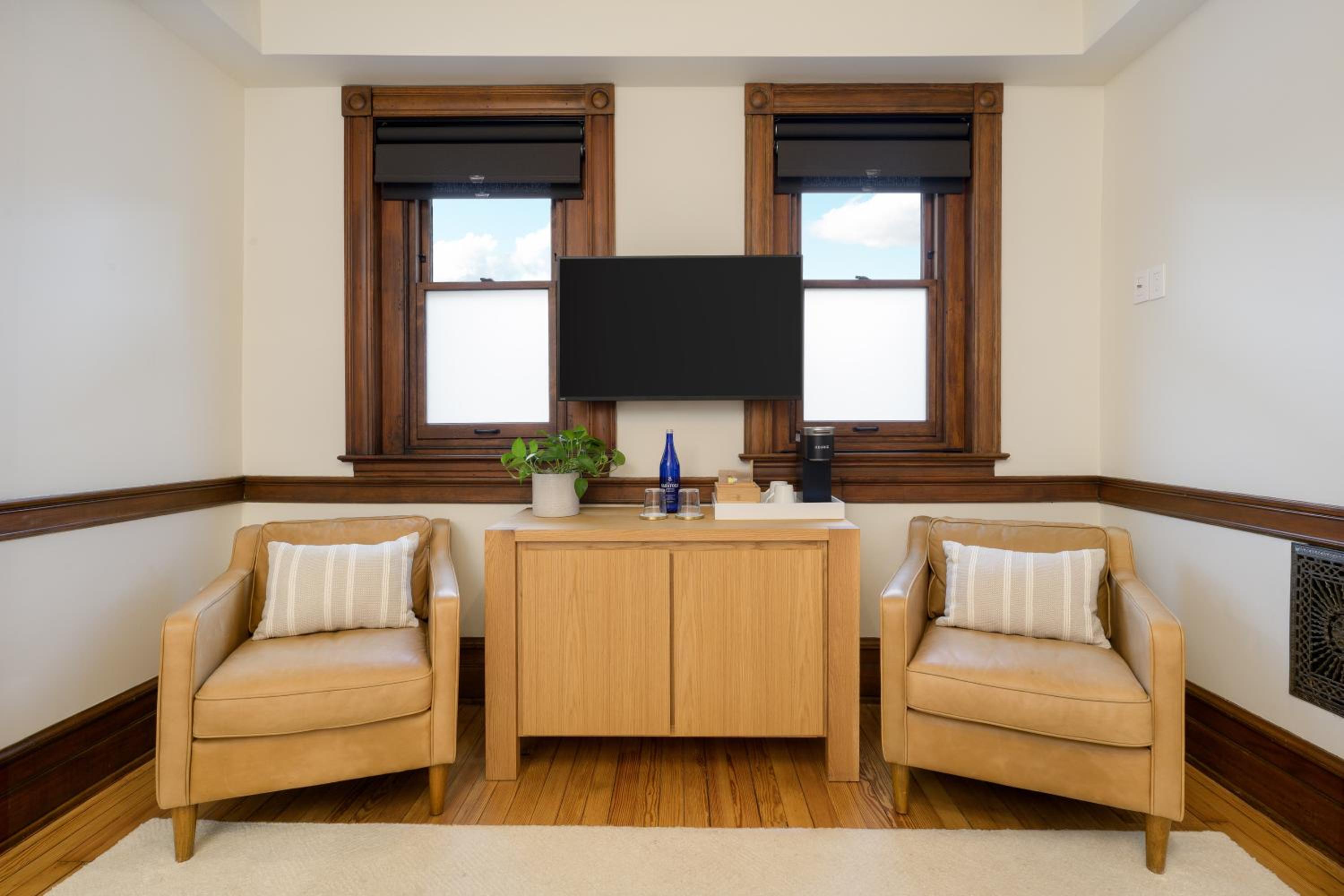 Deluxe King Room - Photo 3
