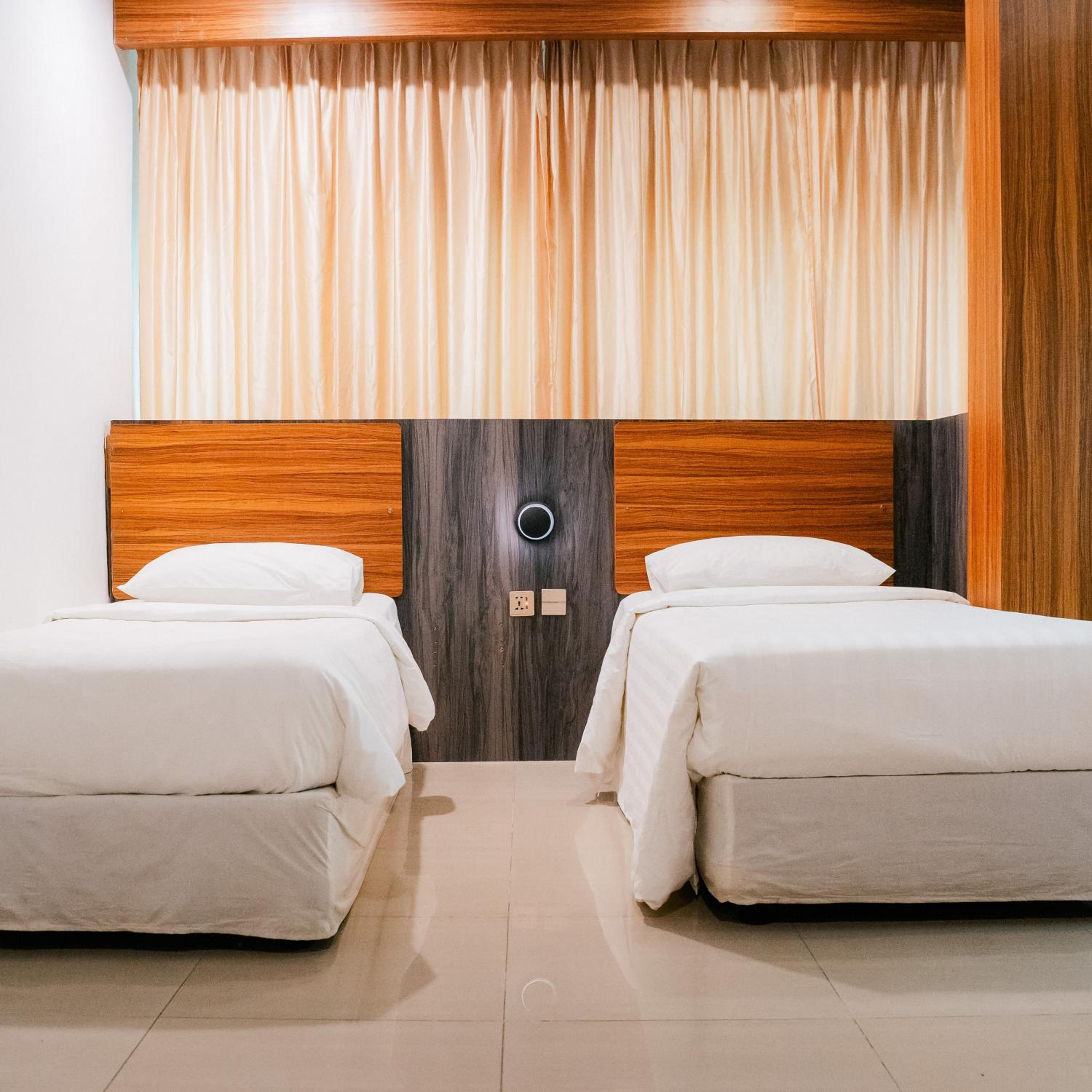 Deluxe Twin Room photo 3