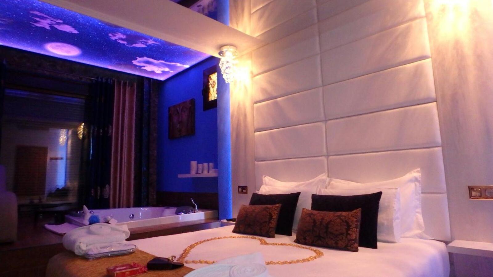 Two-Bedroom House (2-6 Adults) - Photo 96