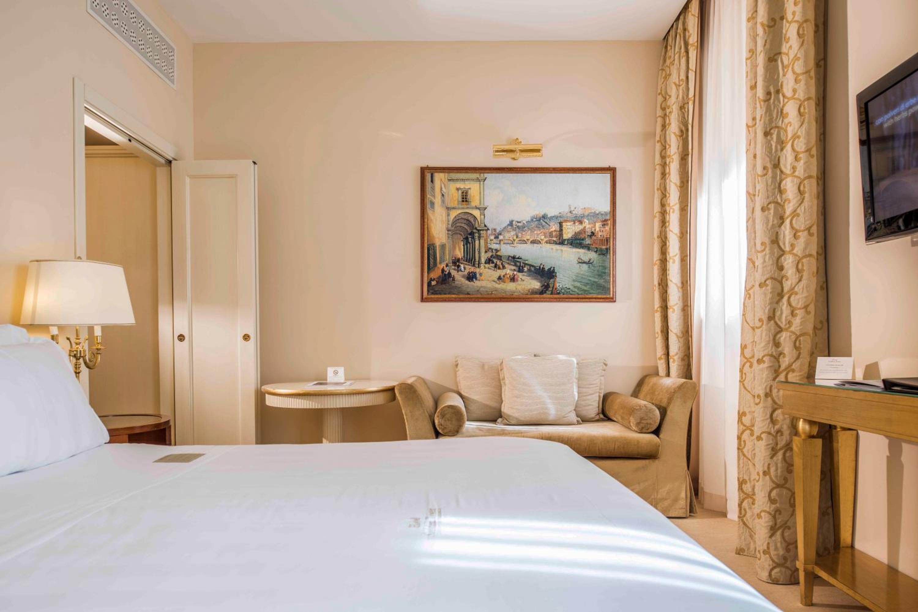 Deluxe Double or Twin Room - Photo 2
