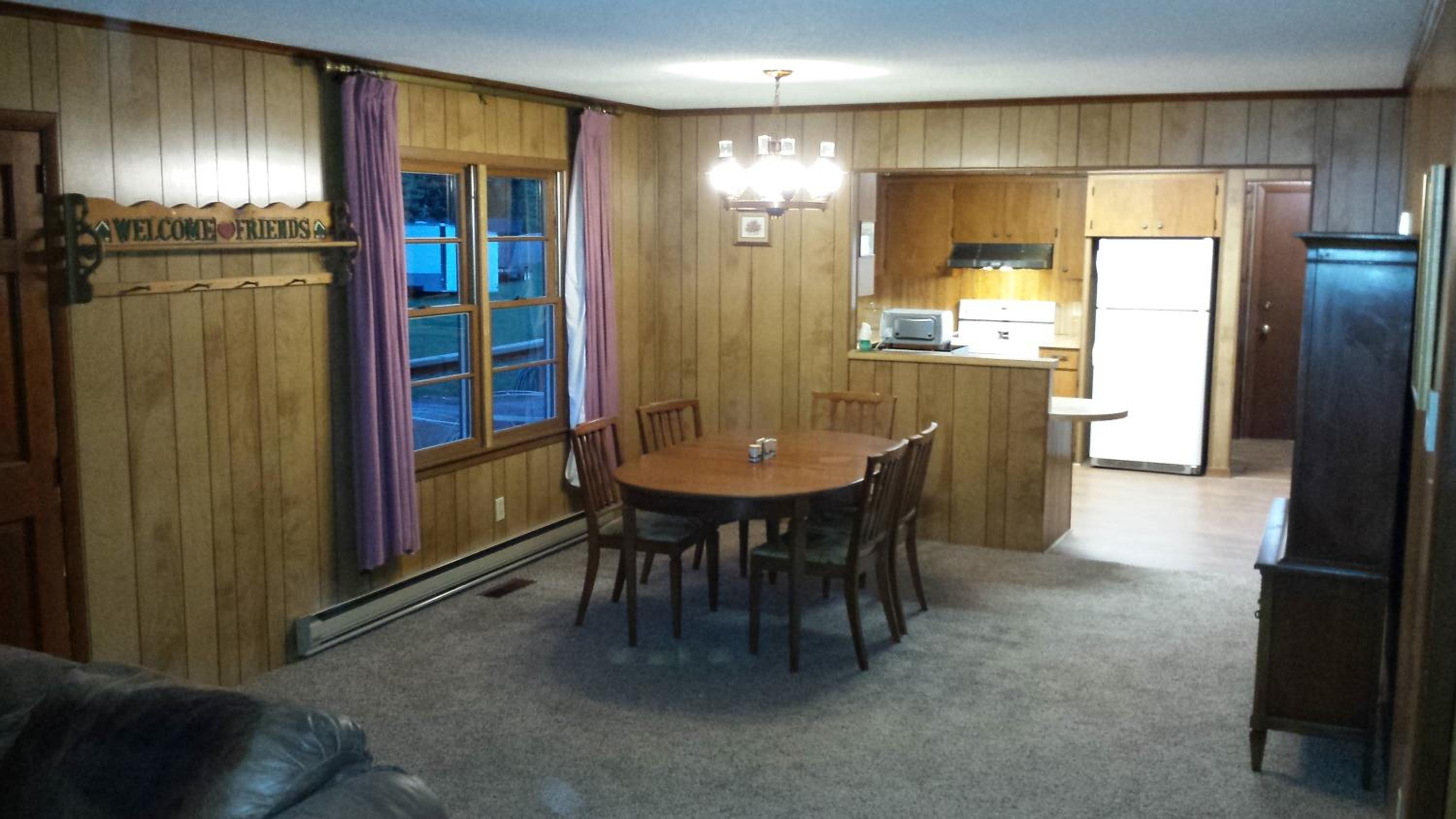 Three Bedroom Two Bathroom Cabin photo 3