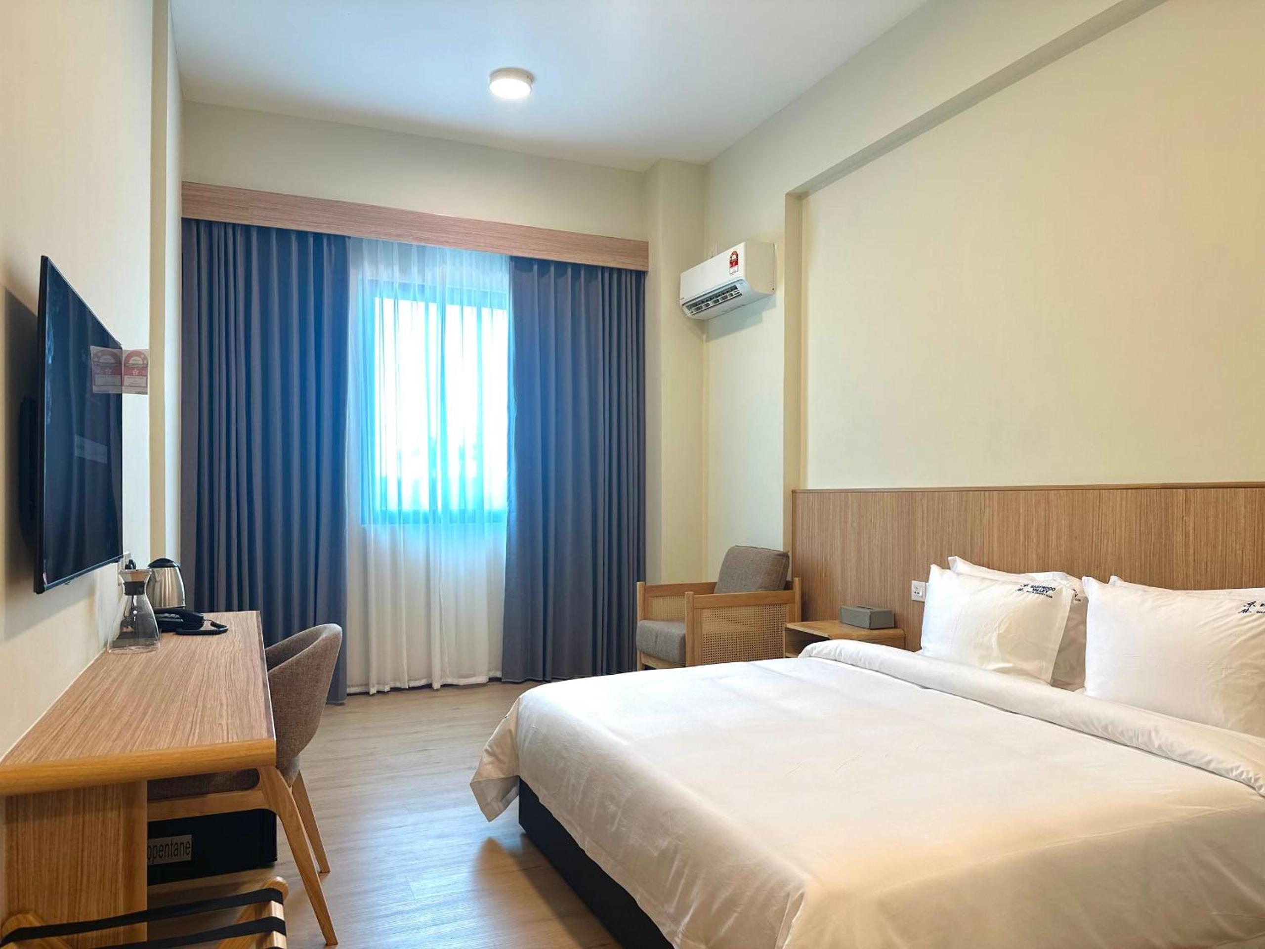 Standard King Room photo 1