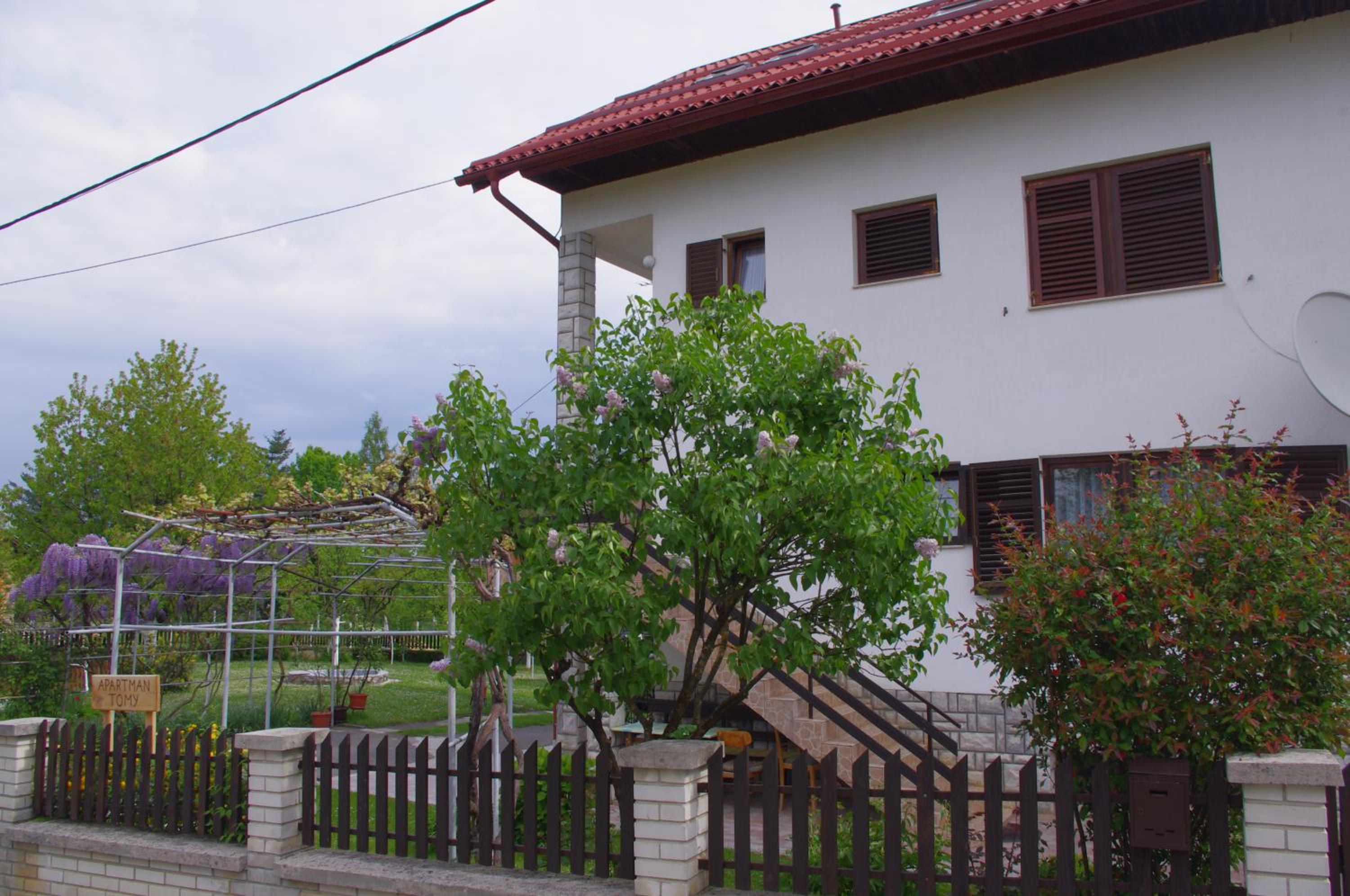 Apartment with Balcony - Photo 17