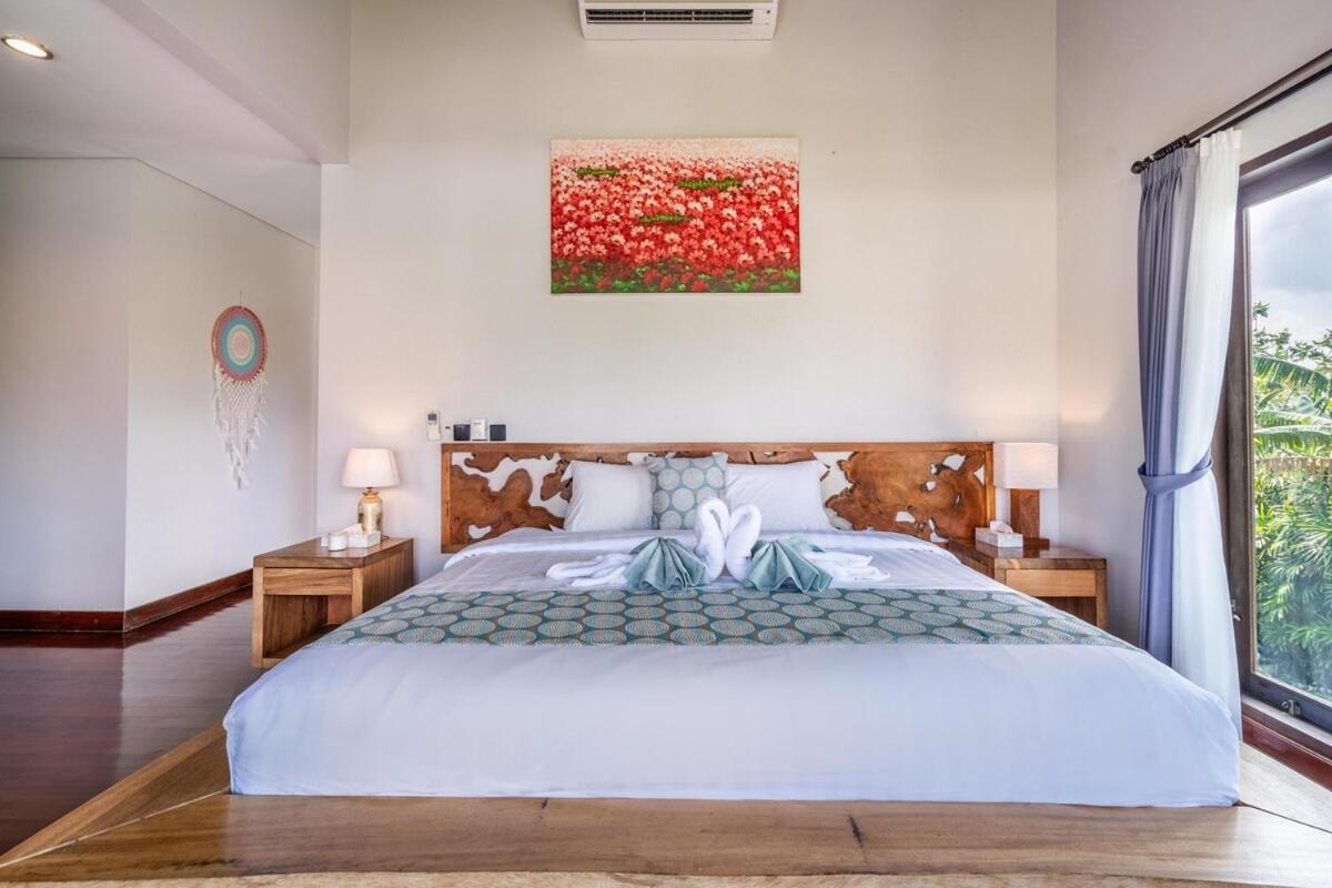 Three-Bedroom Villa photo 2