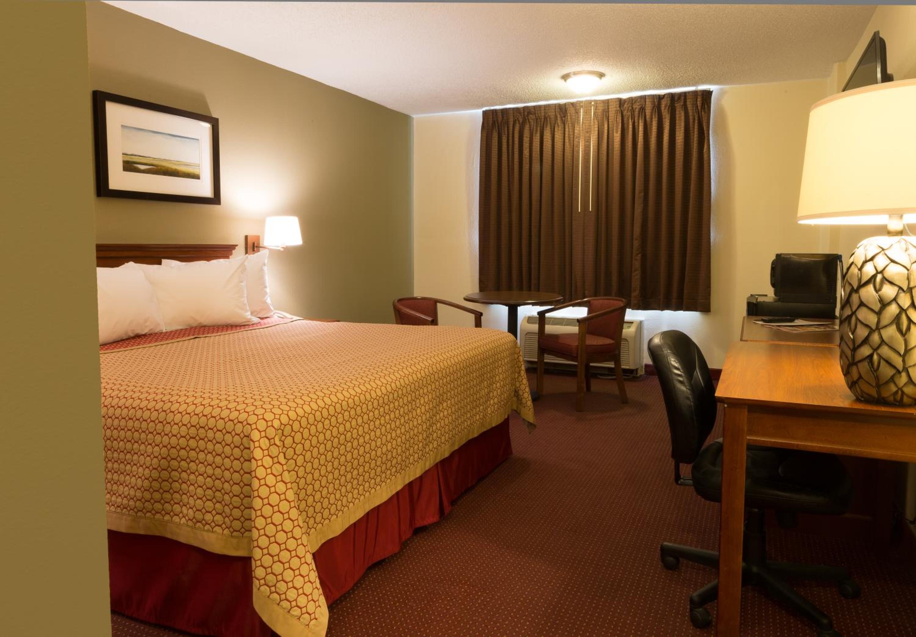 King Room - Non-Smoking - Interior photo 1