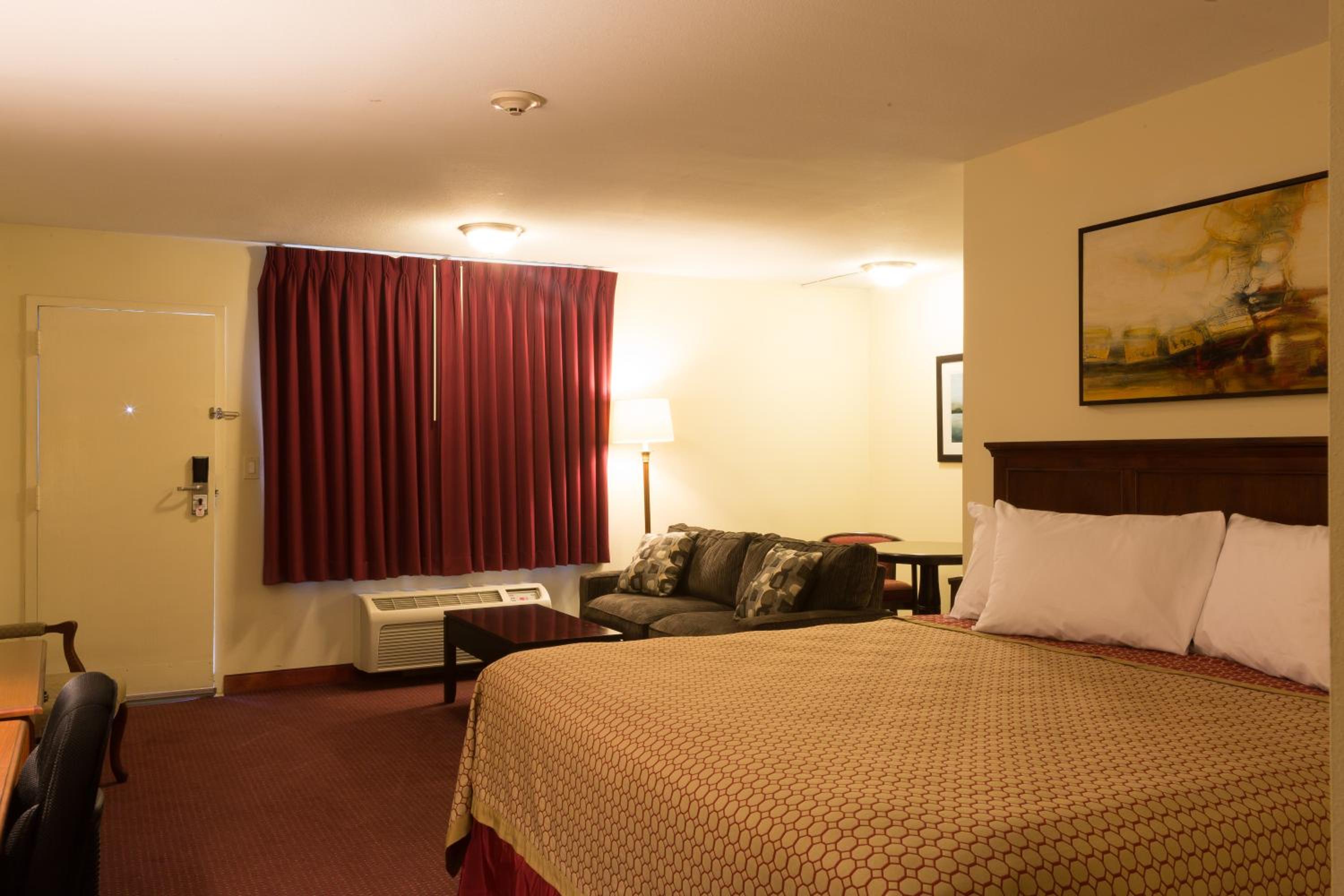 King Kitchenette Suite - Non-Smoking photo 1