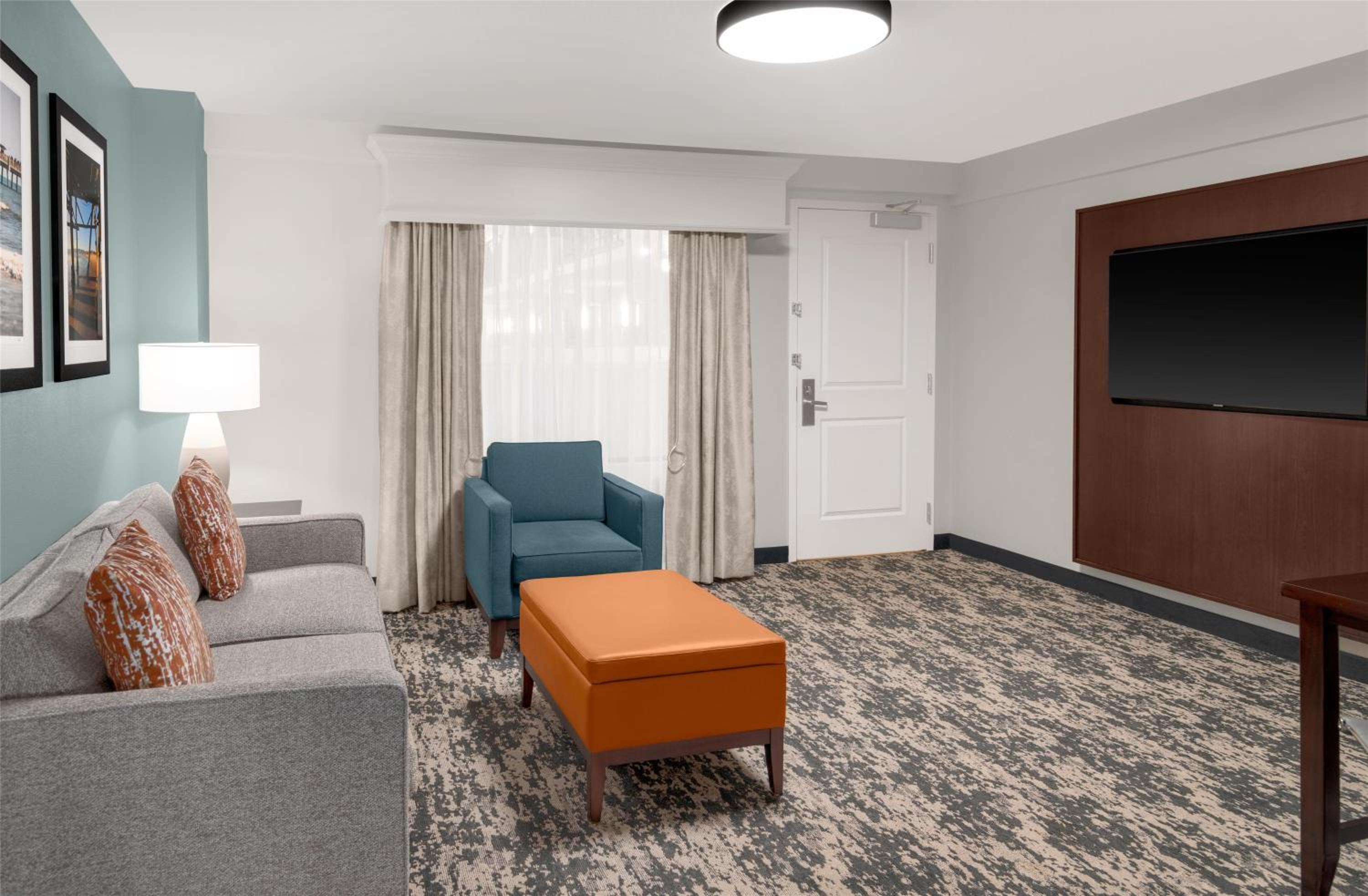 Queen Suite with Tub - Mobility Accessible photo 2