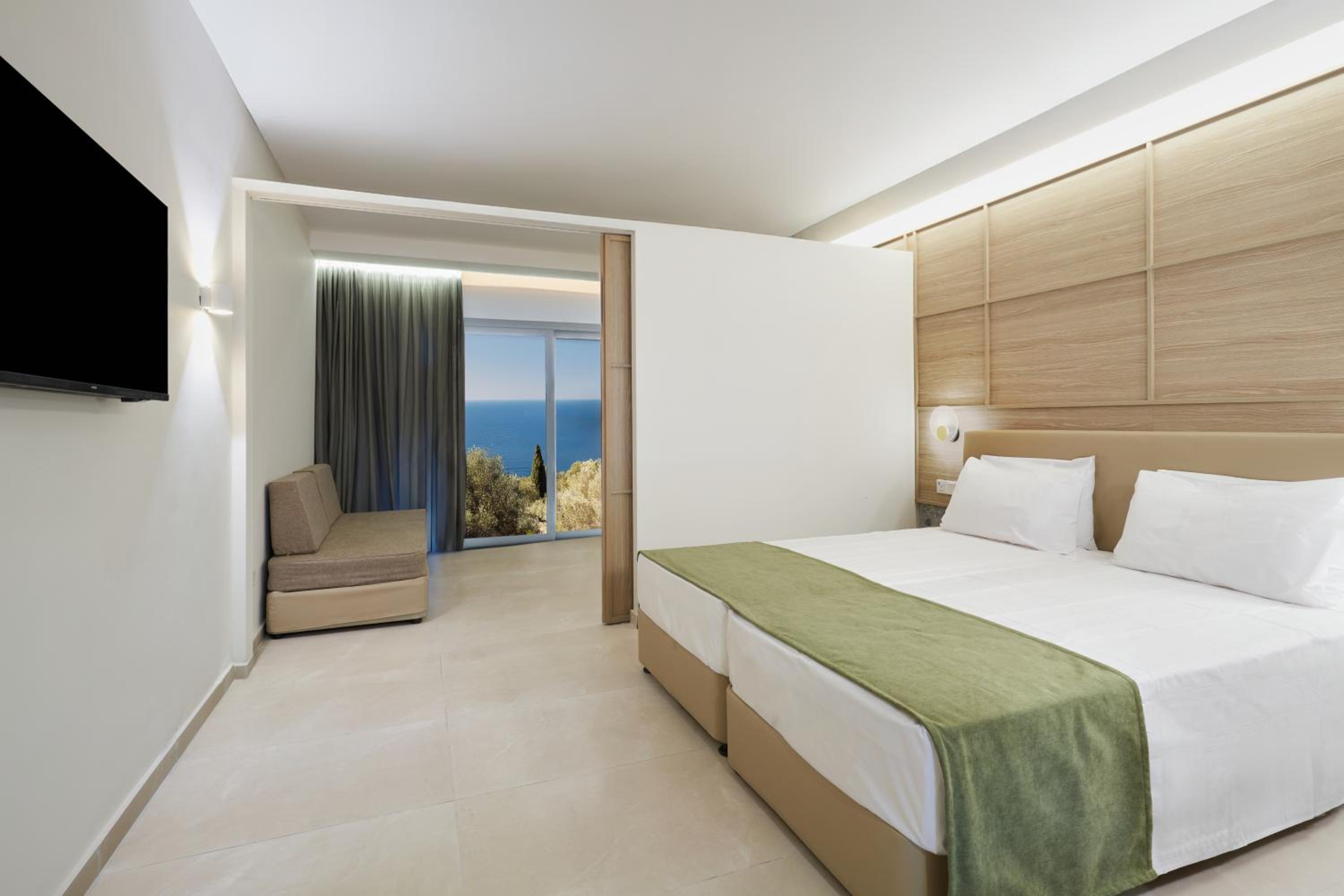 Family Room with Sea View photo 1