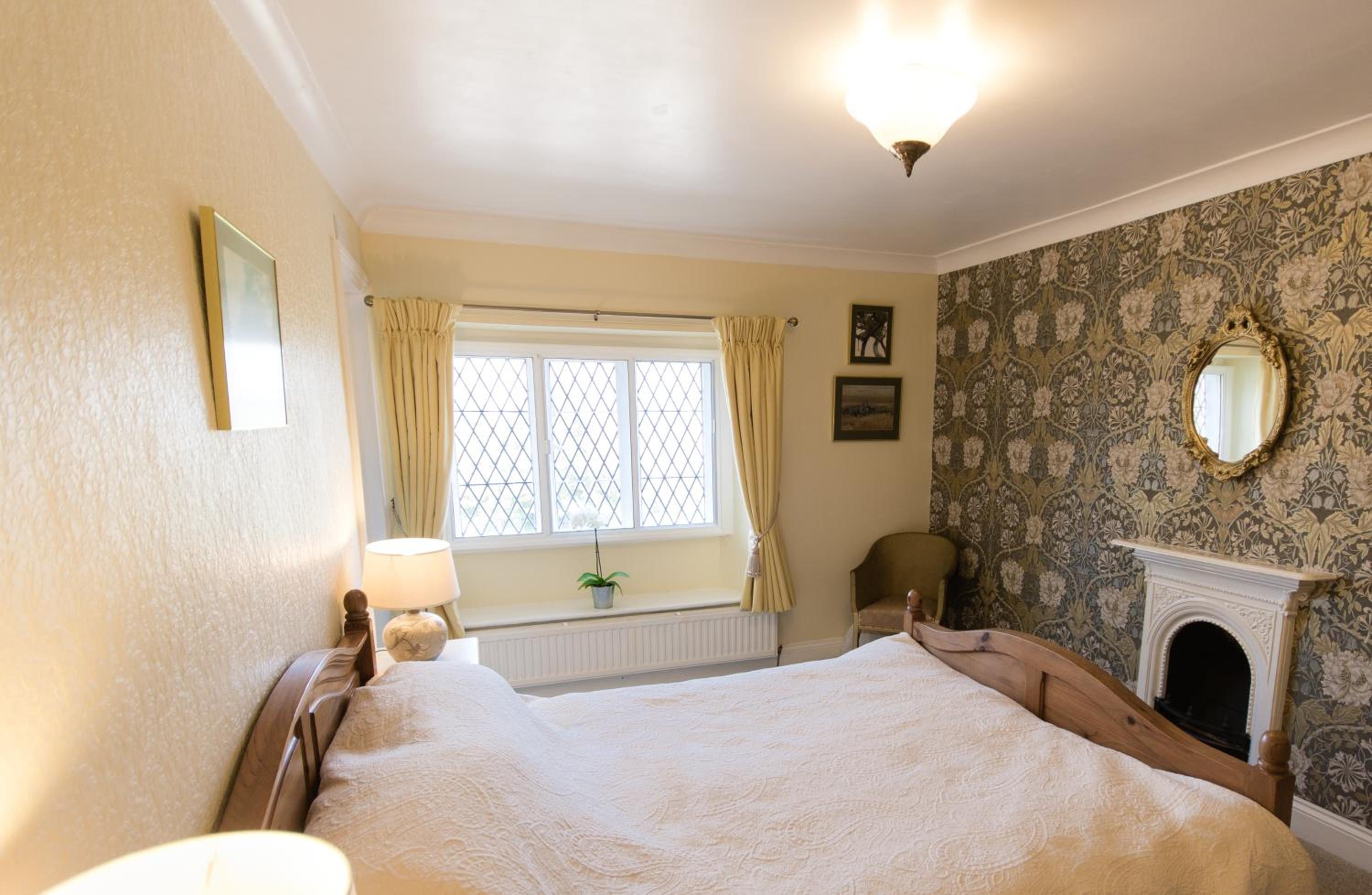 Deluxe King Room photo 2