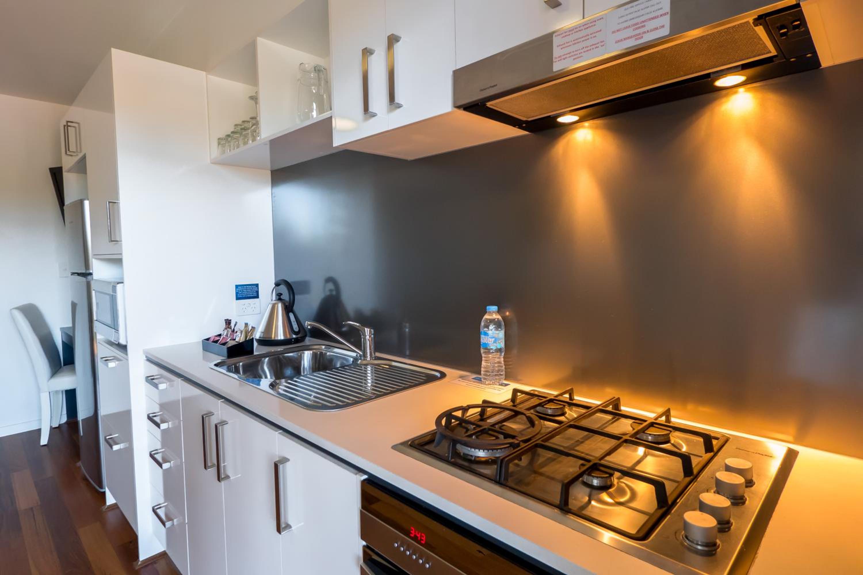 One-Bedroom Apartment - Queen - Photo 11