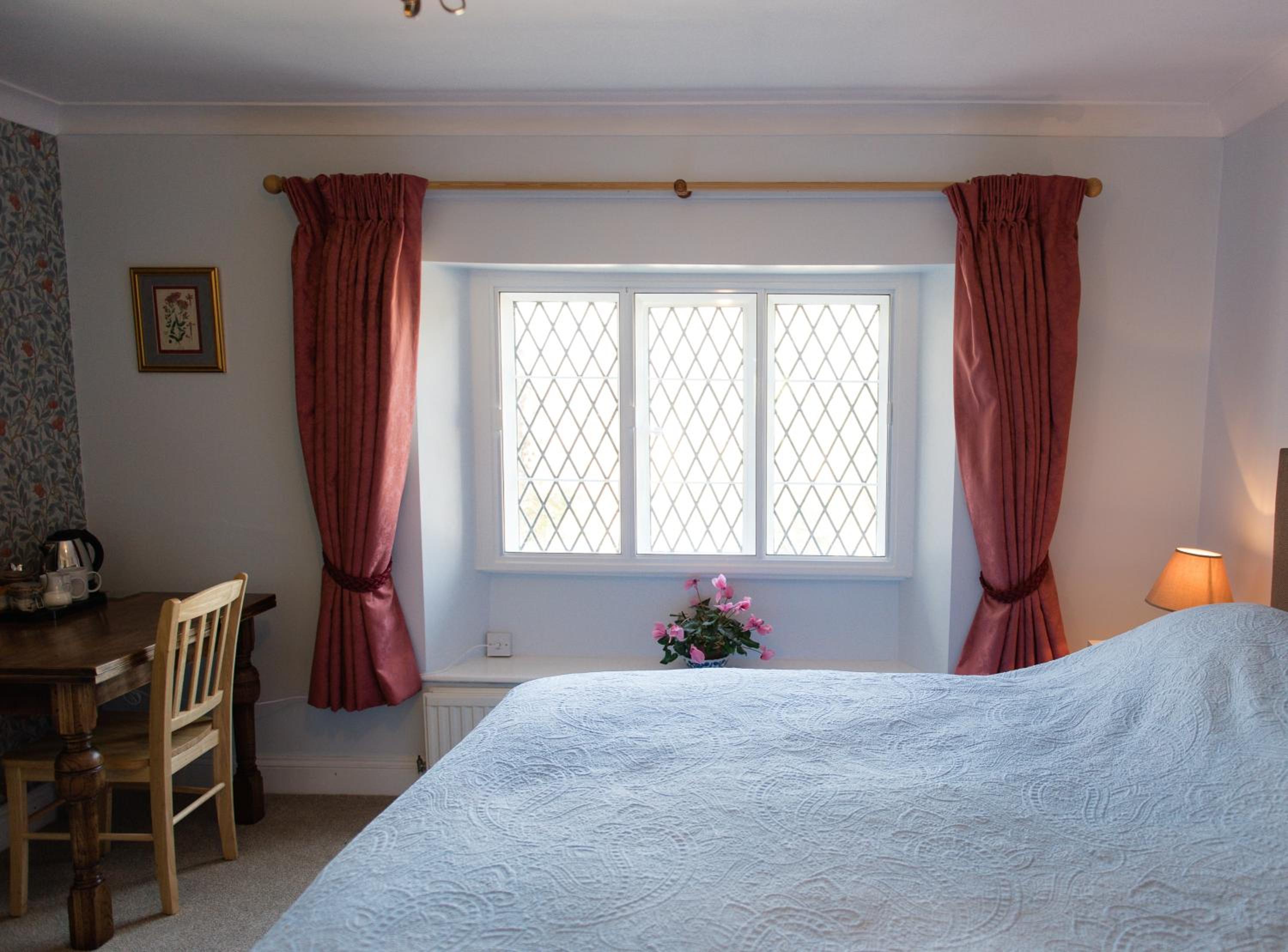 Double or Twin Room with Private Bathroom photo 3
