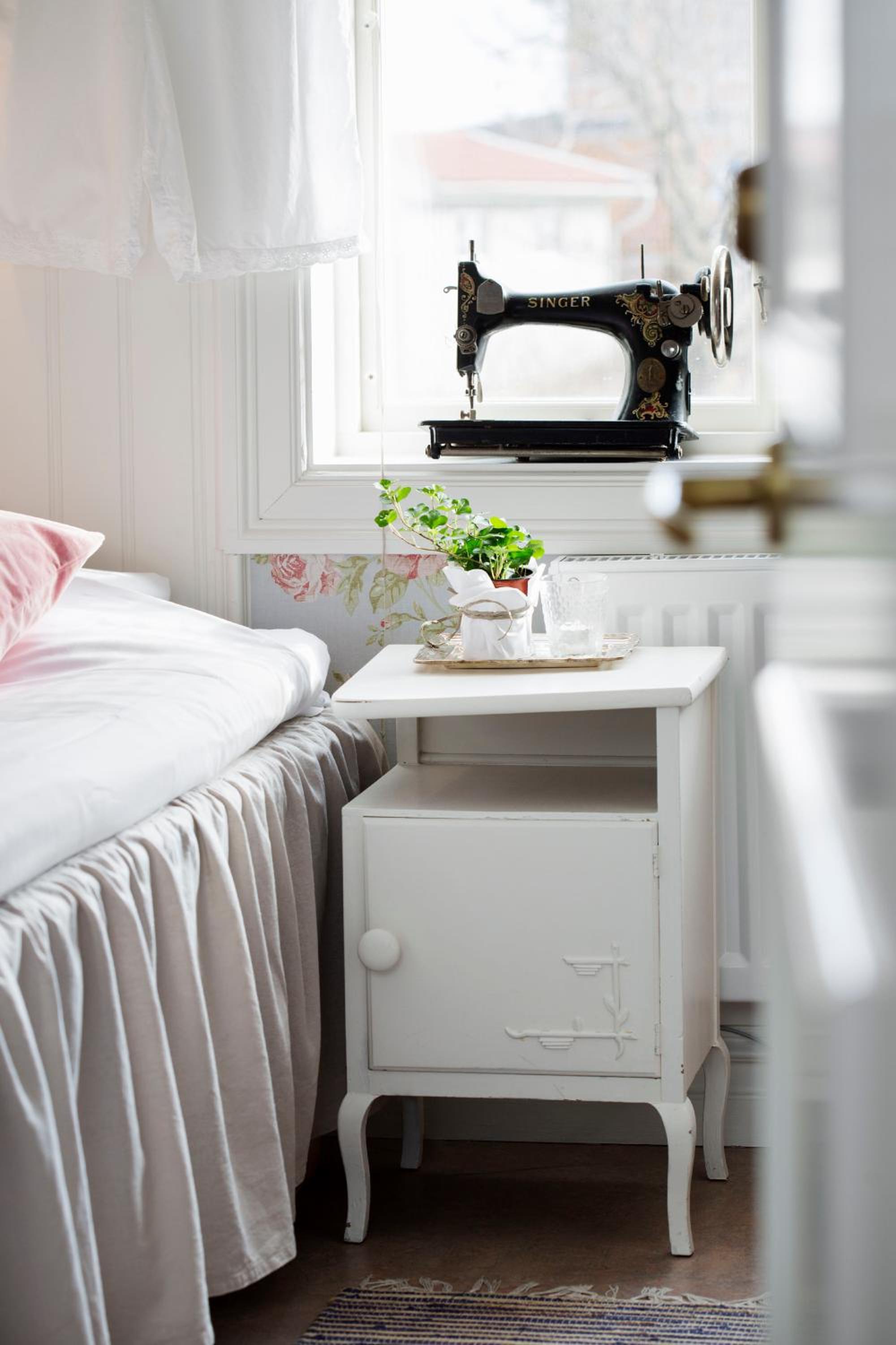 Small Double Room 47 in Bed  photo 2
