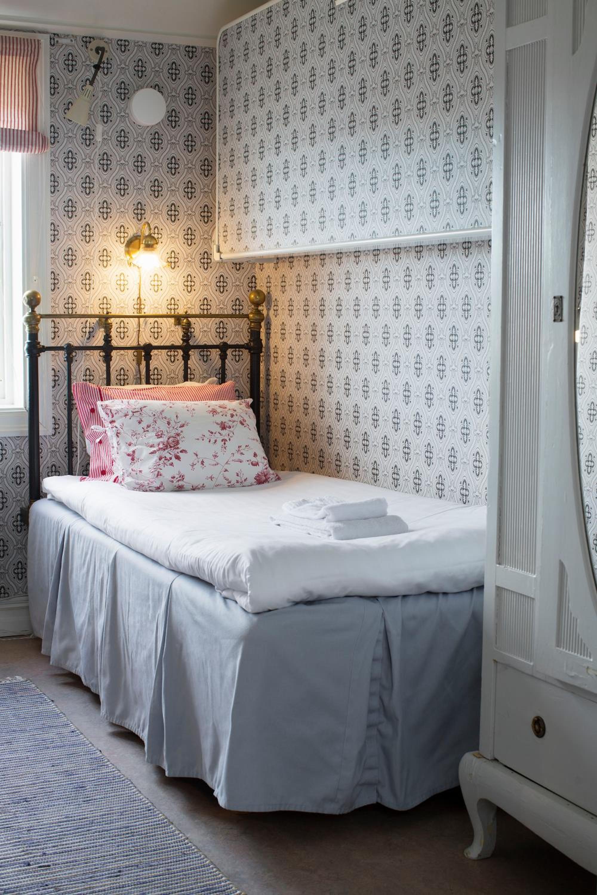 Small Double Room 47 in Bed  photo 1