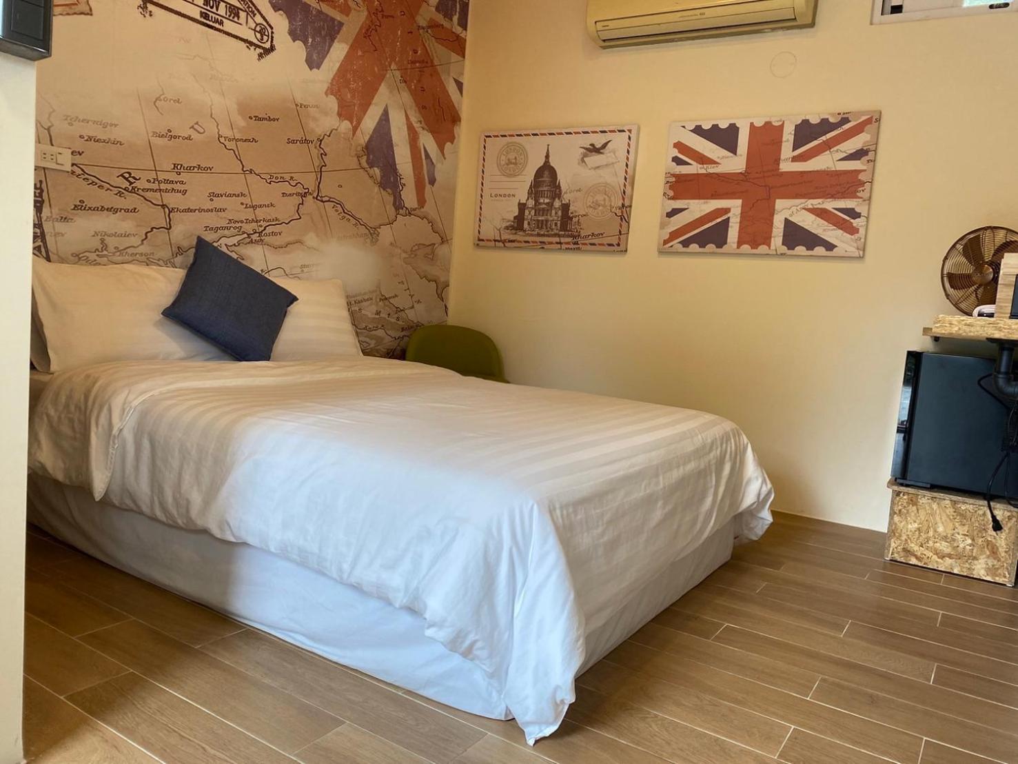 Single Room with Private Bathroom