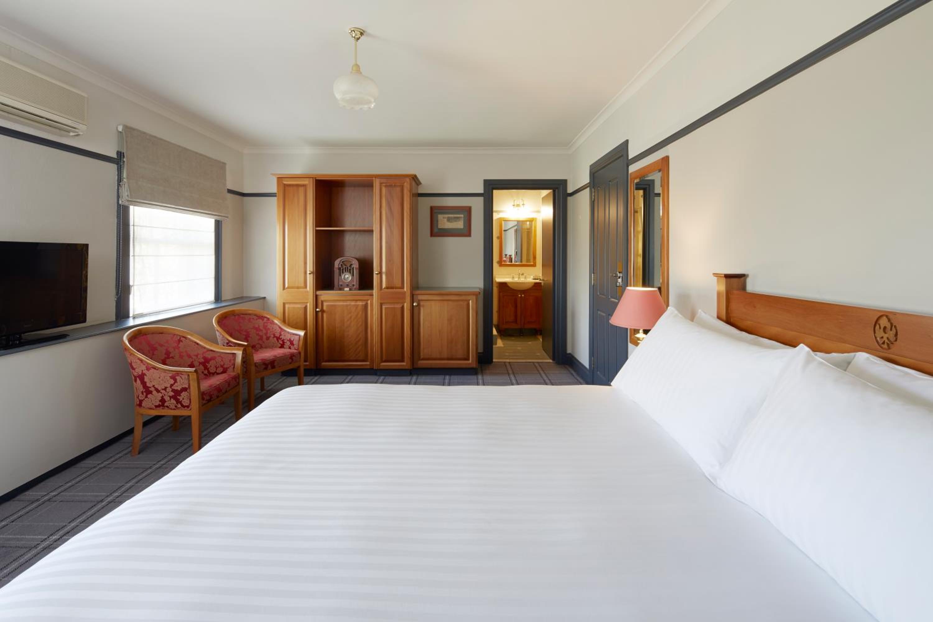 Superior King Room - Photo 1